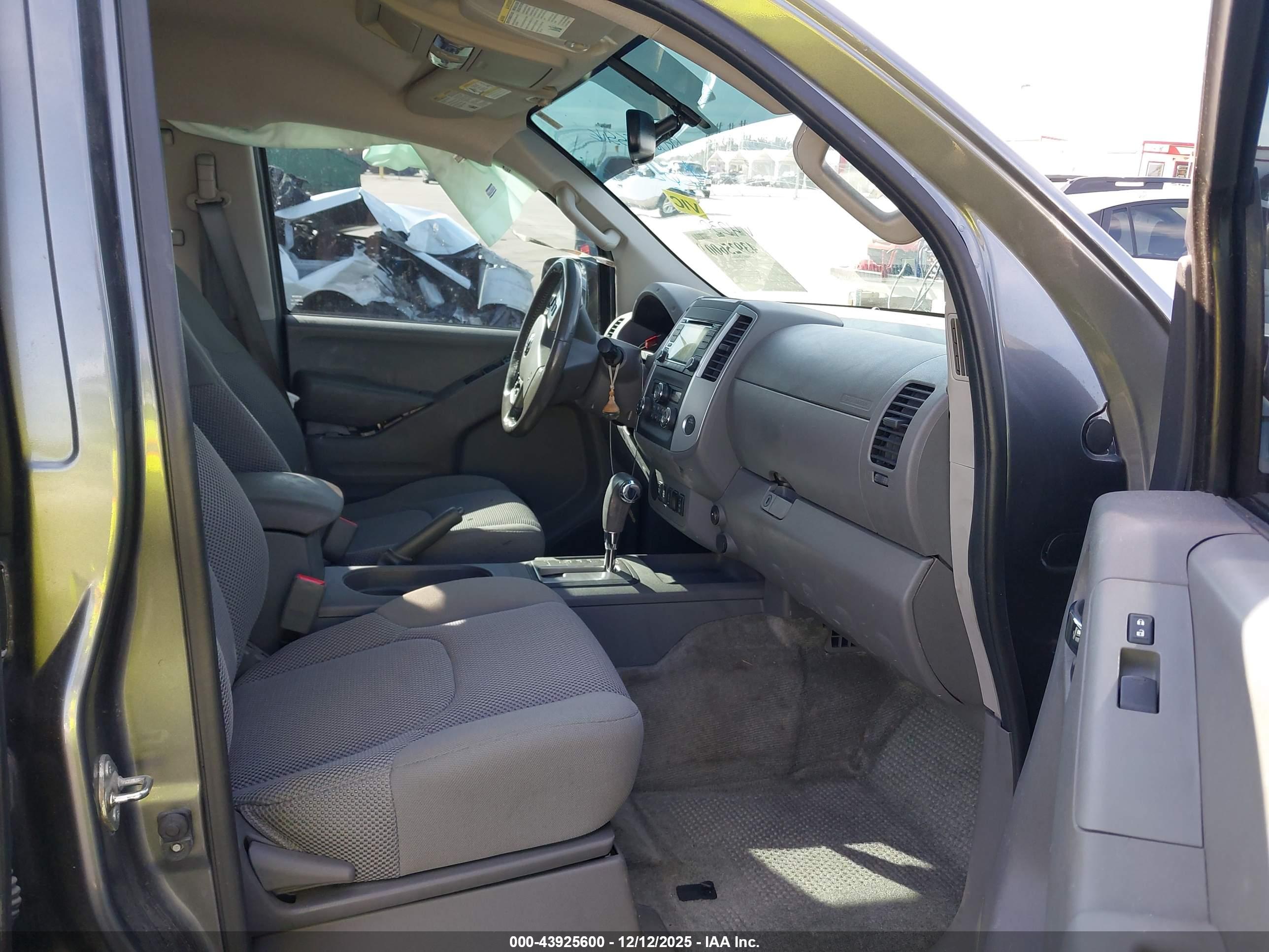 NISSAN FRONTIER image 5