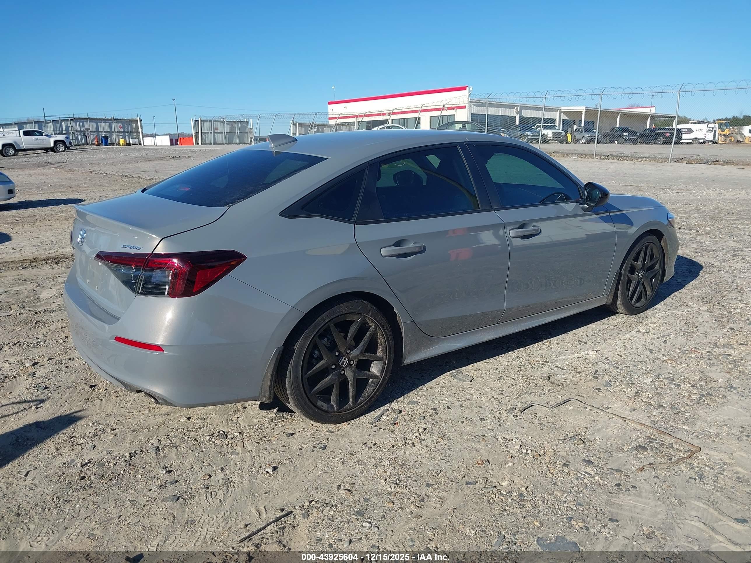 HONDA CIVIC image 4