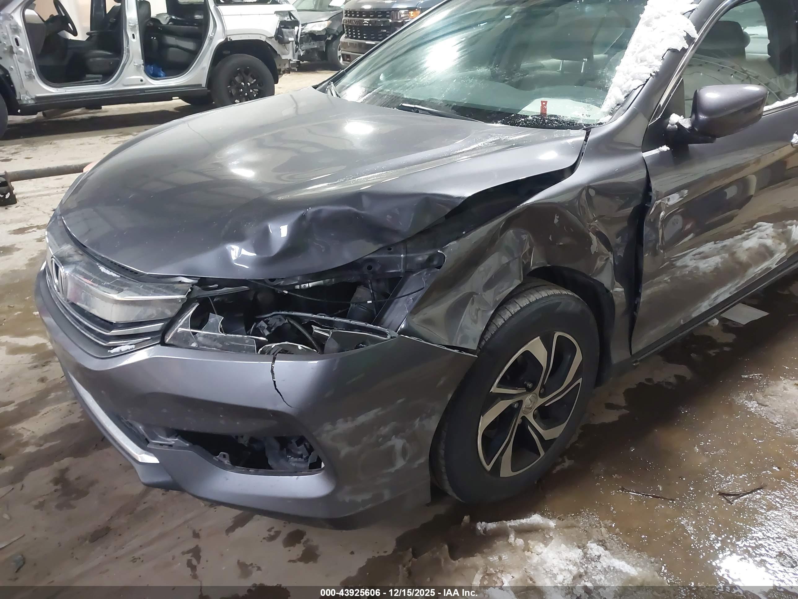 HONDA ACCORD image 6