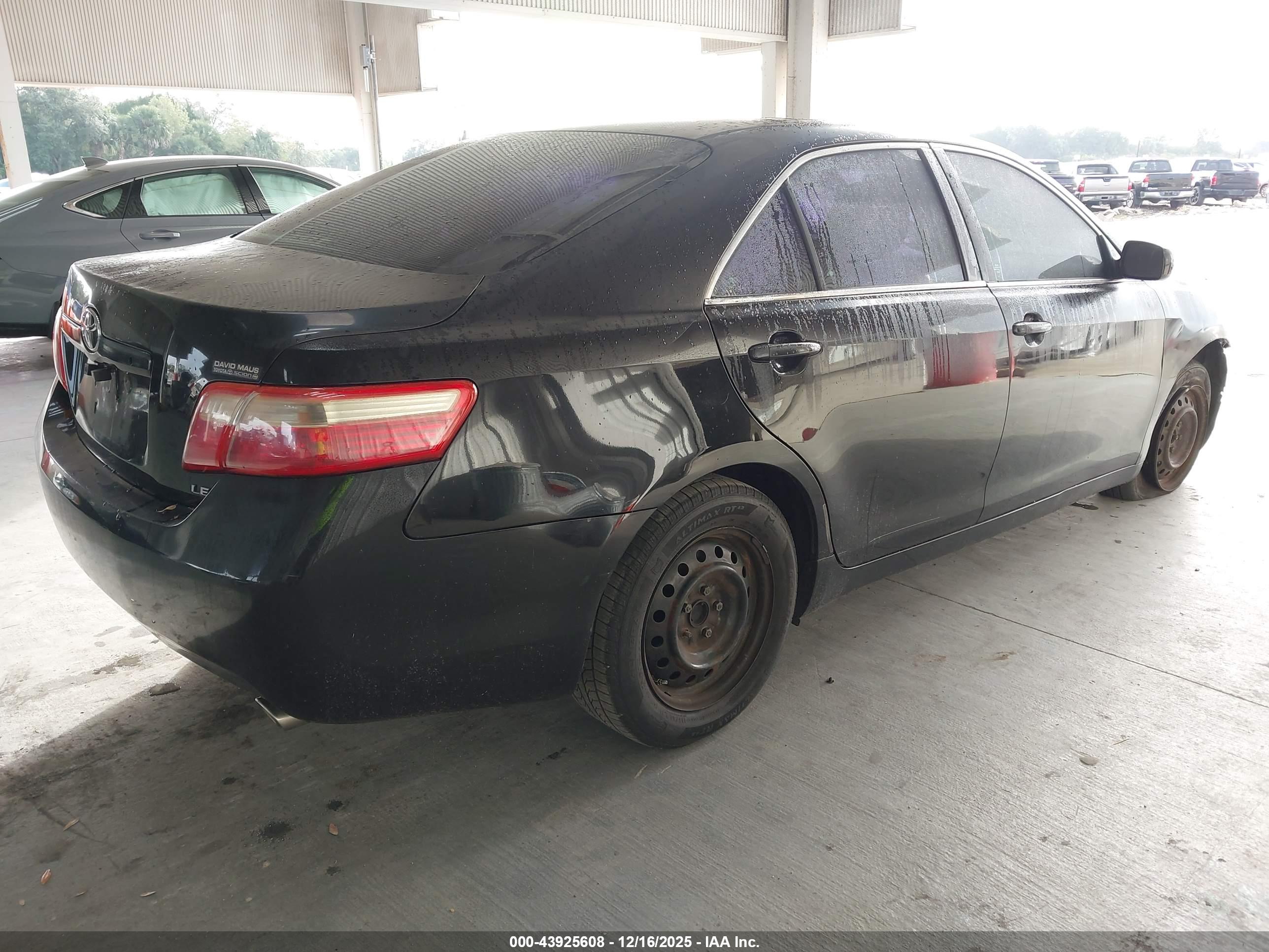 TOYOTA CAMRY image 4