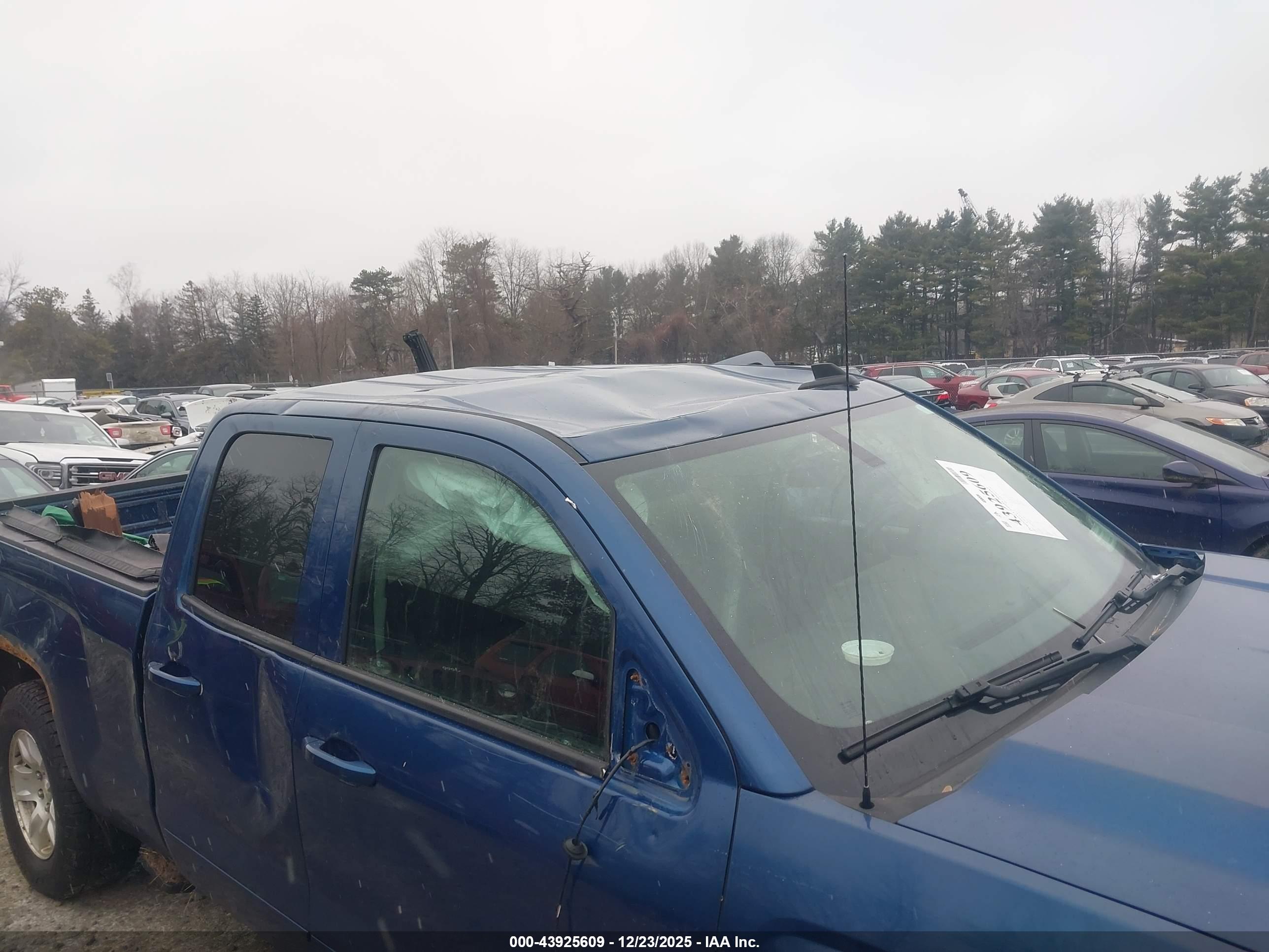 CHEVROLET SILVERADO image 6