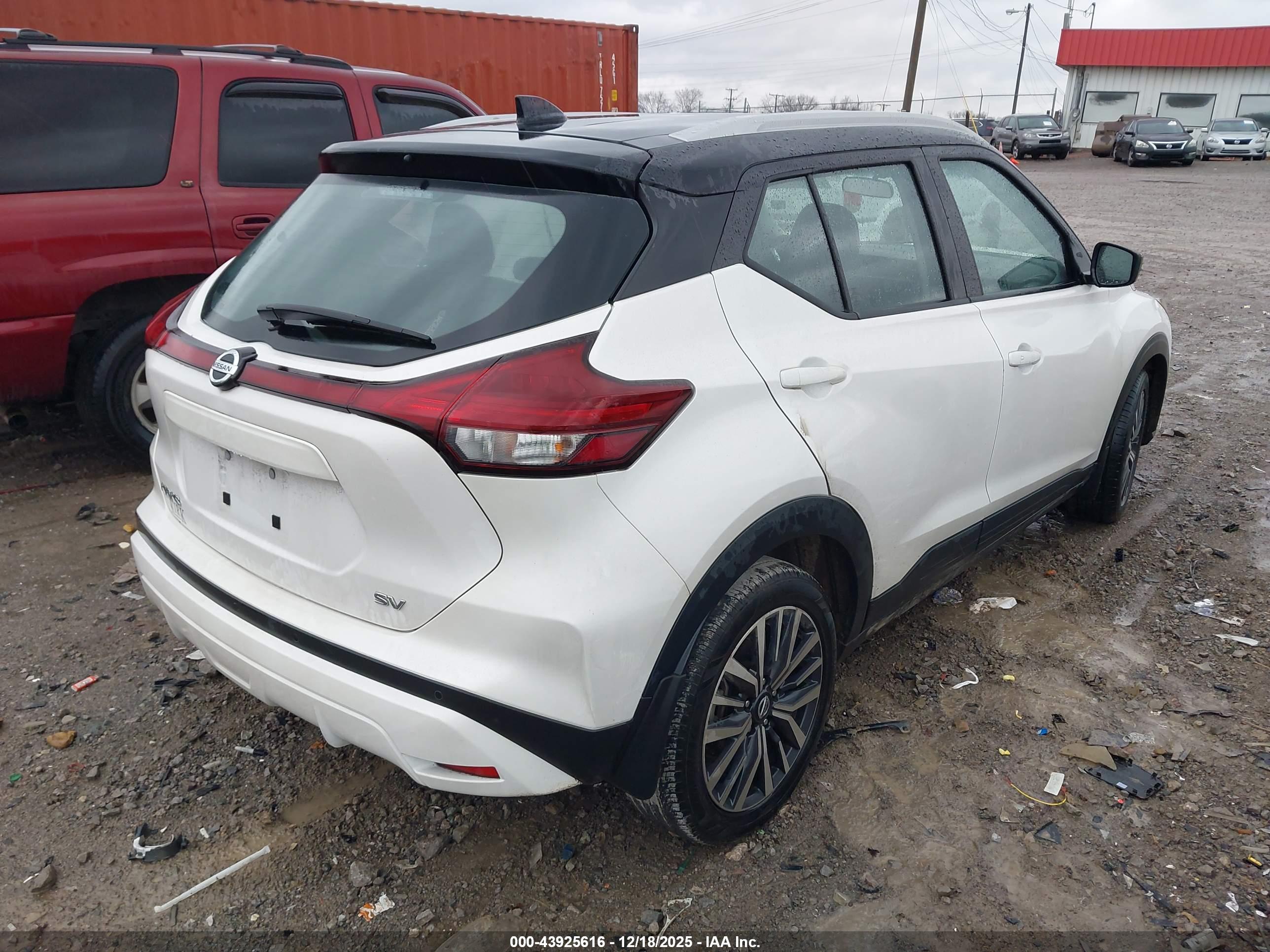 NISSAN KICKS image 4