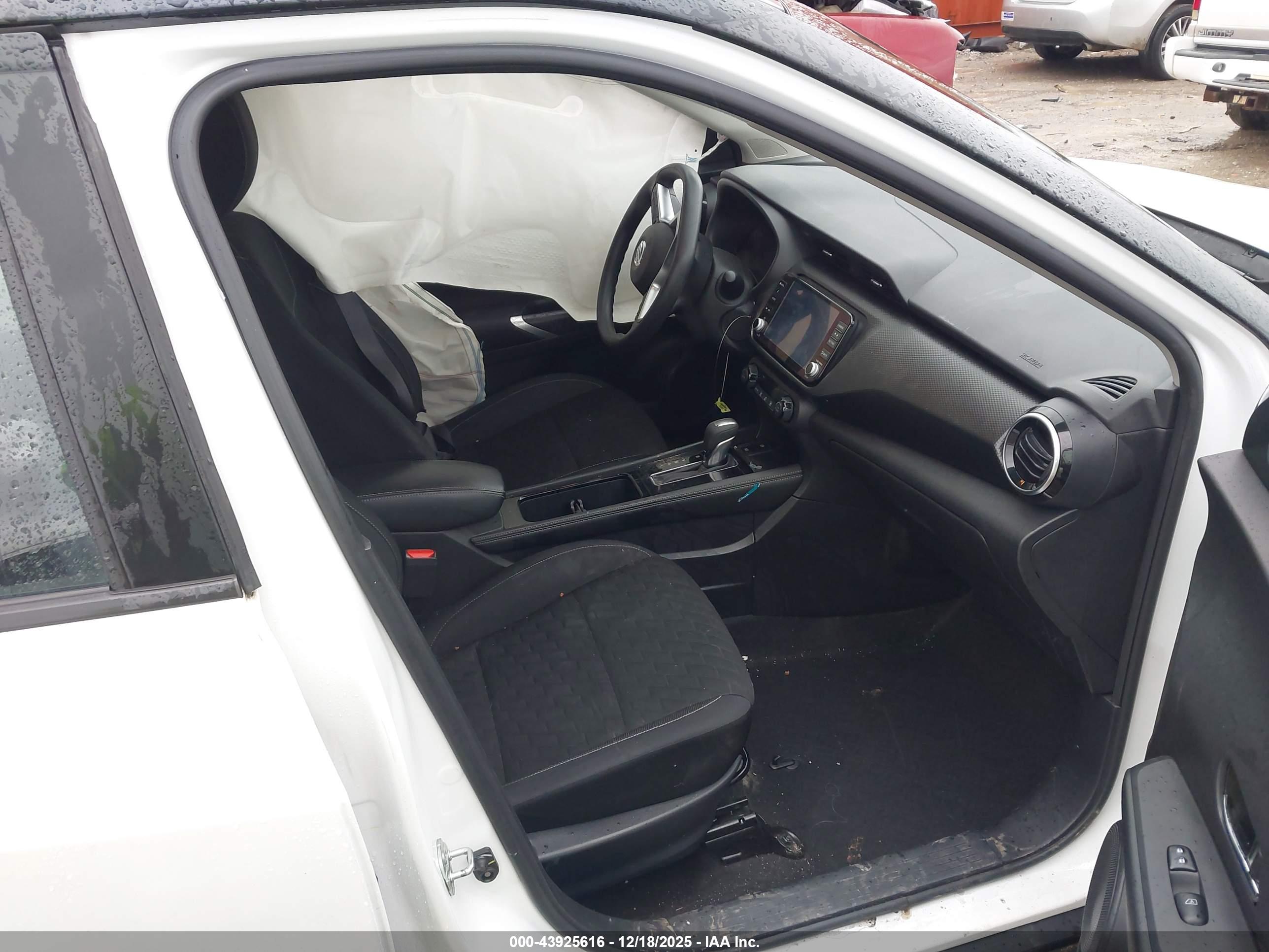 NISSAN KICKS image 5