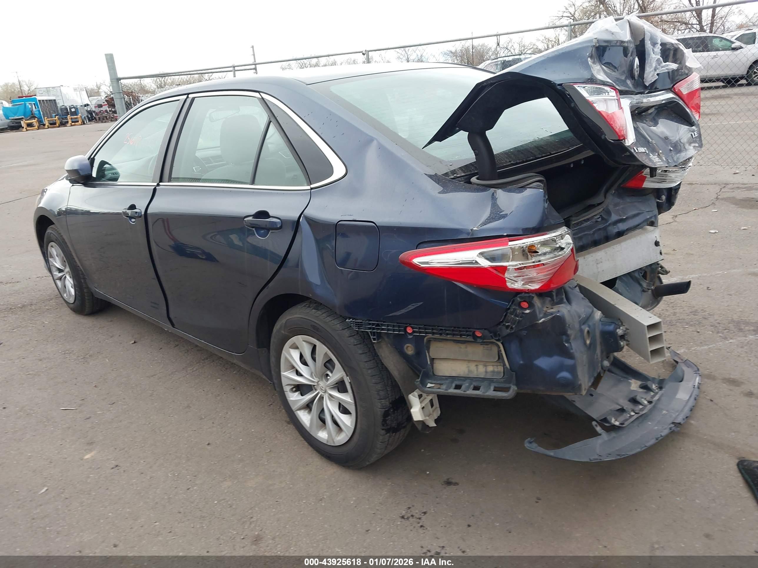 TOYOTA CAMRY image 3