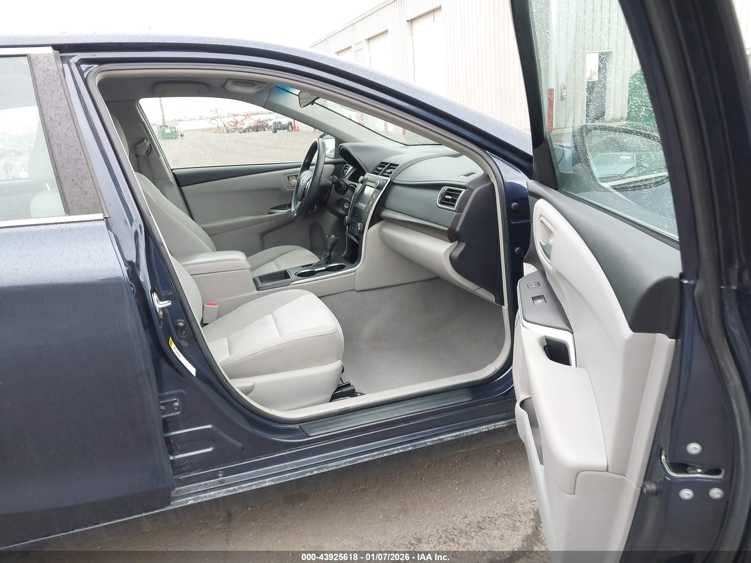 TOYOTA CAMRY image 5