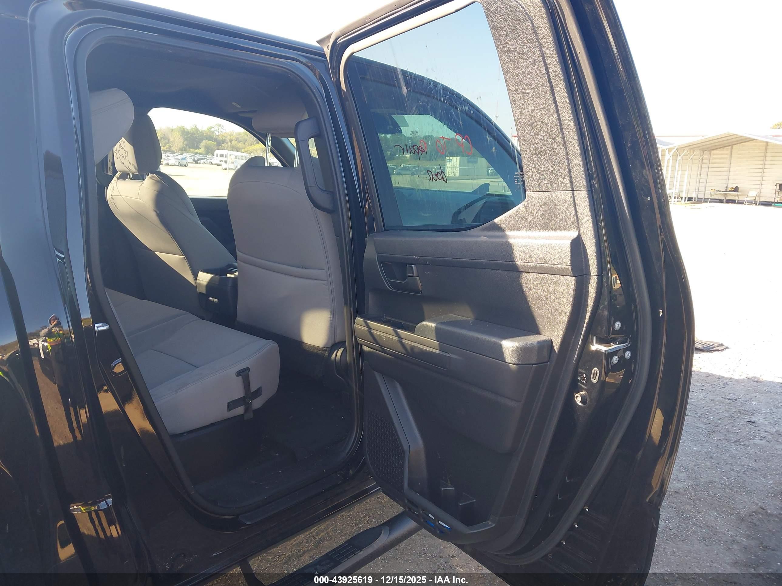 TOYOTA TACOMA image 8