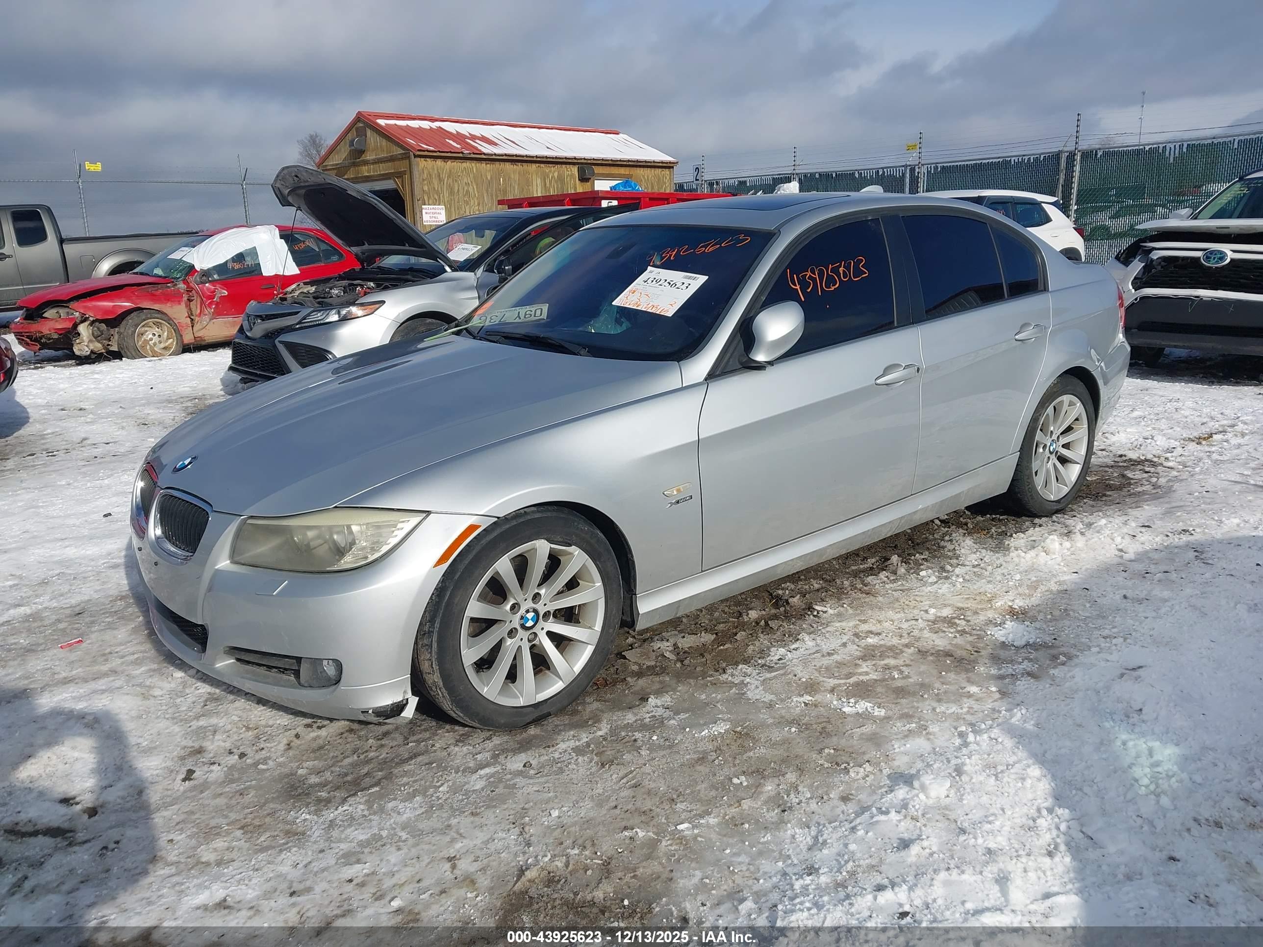 BMW 328I image 2
