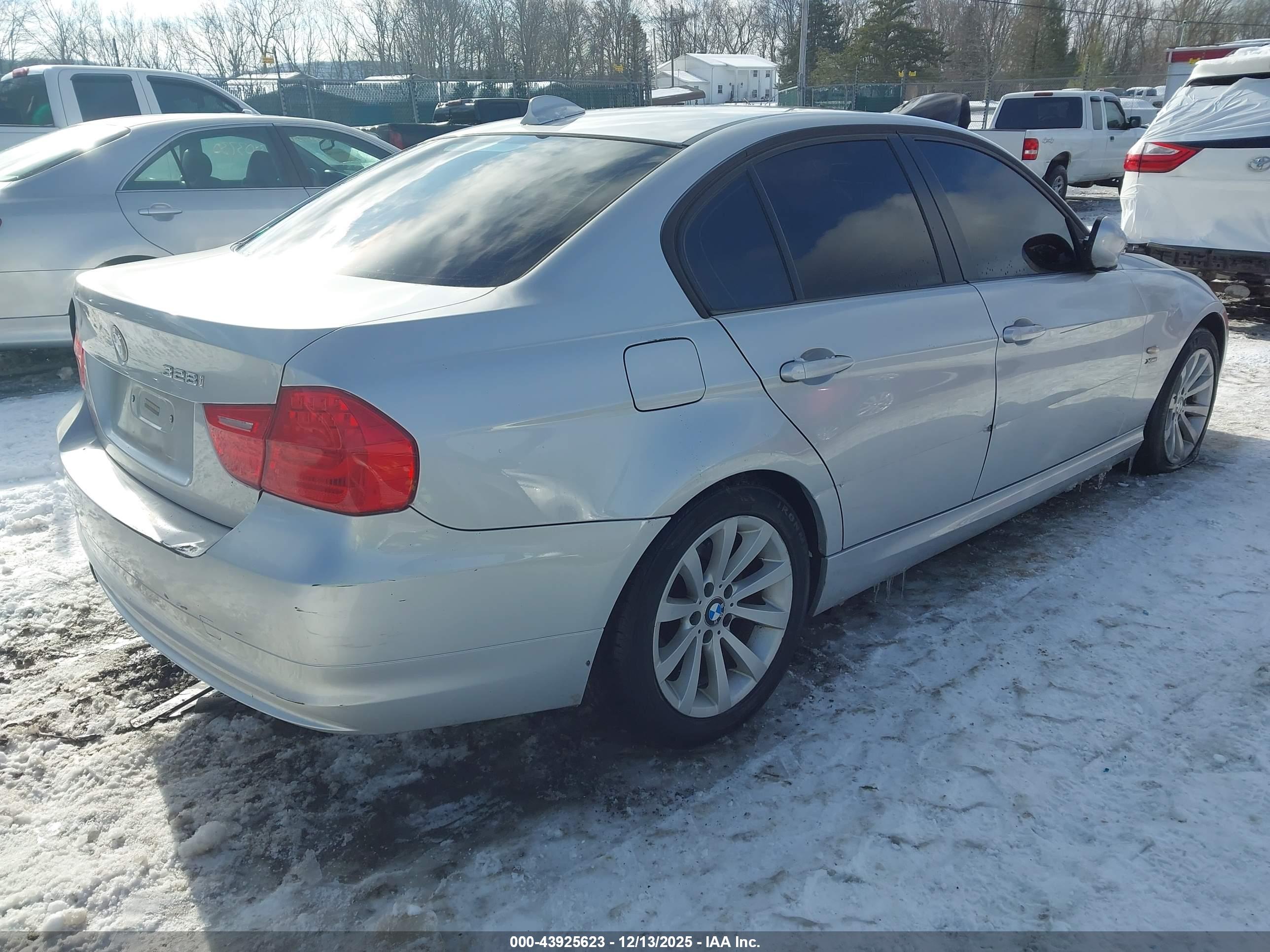 BMW 328I image 4