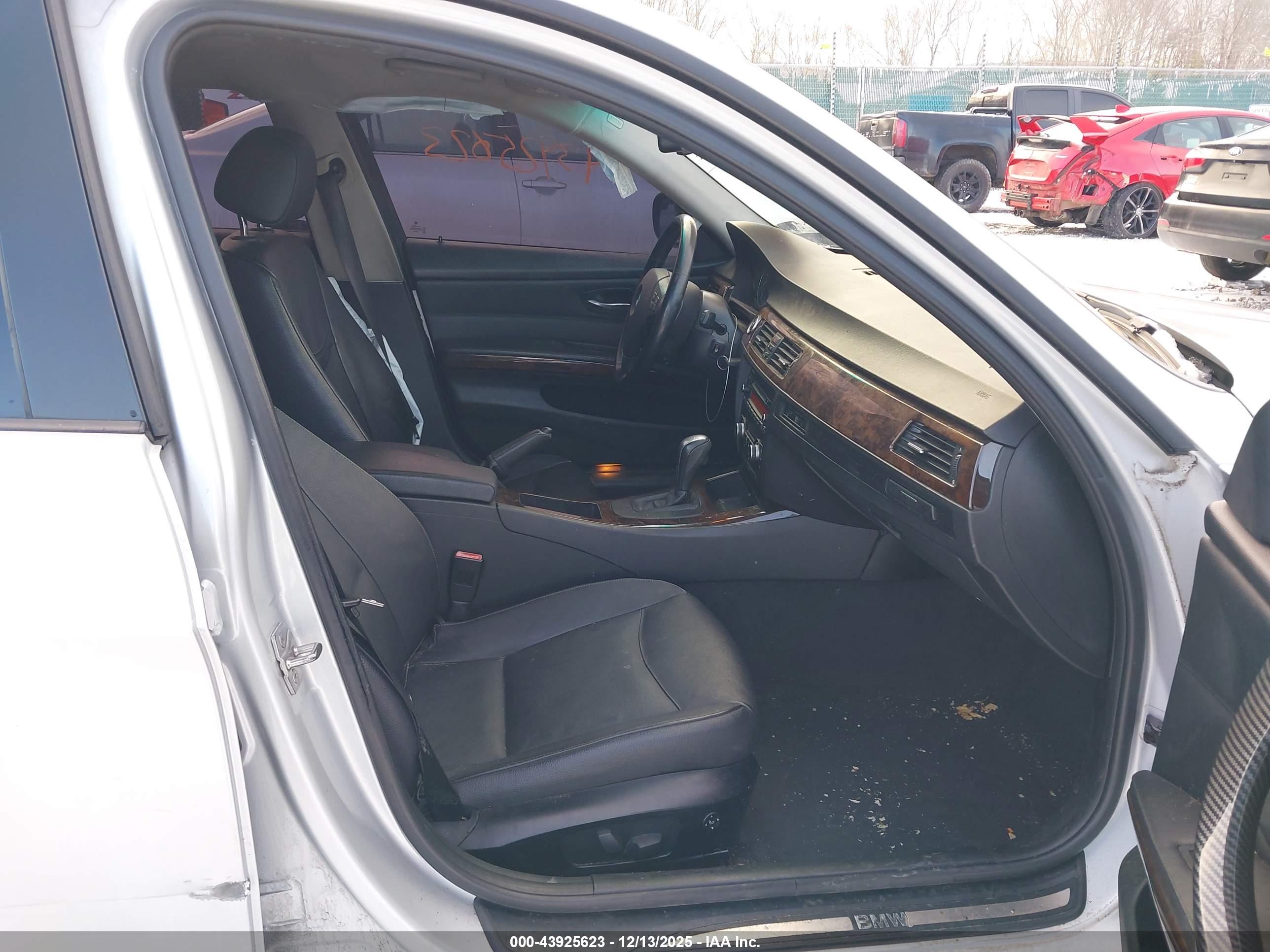 BMW 328I image 5