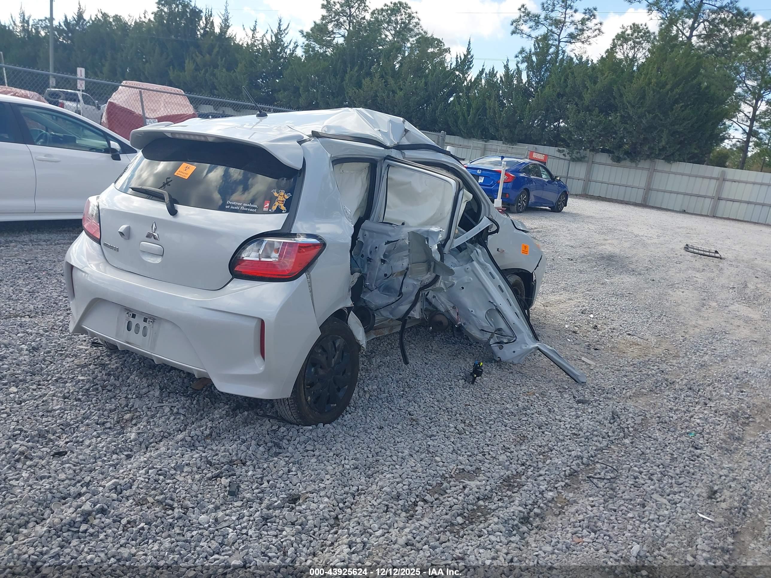 MITSUBISHI MIRAGE image 4