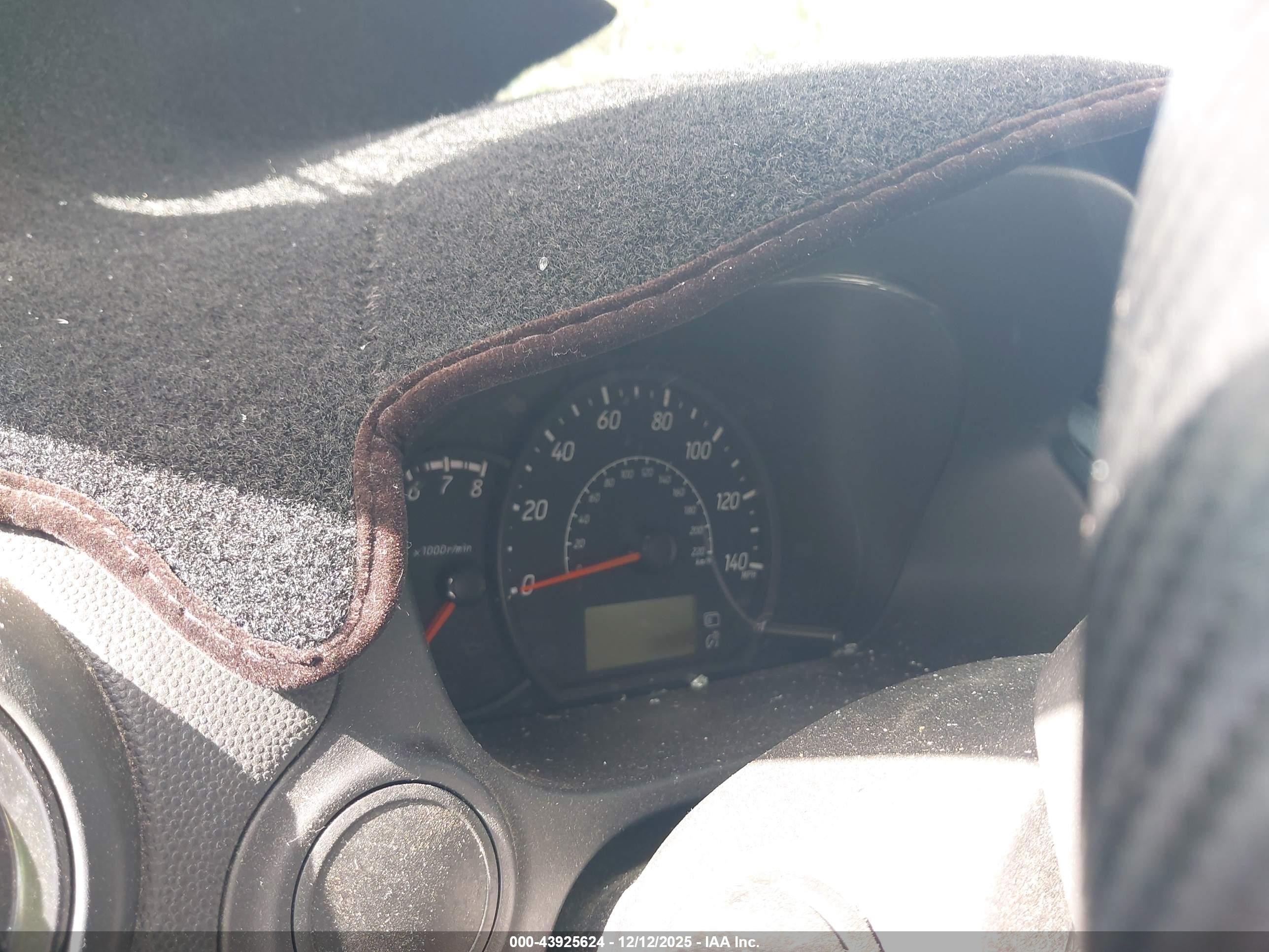 MITSUBISHI MIRAGE image 7