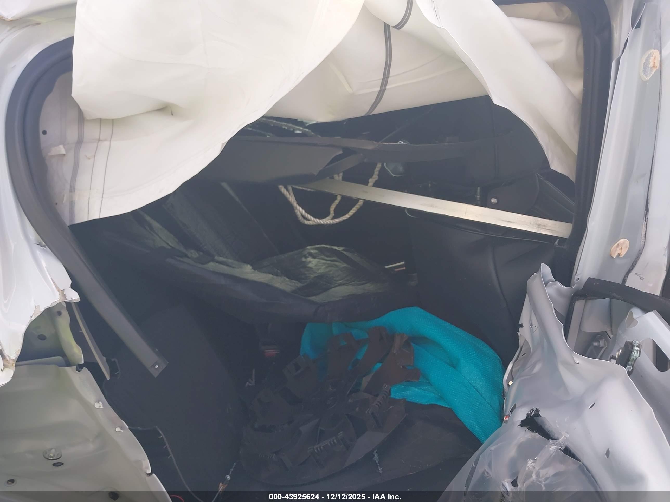 MITSUBISHI MIRAGE image 8