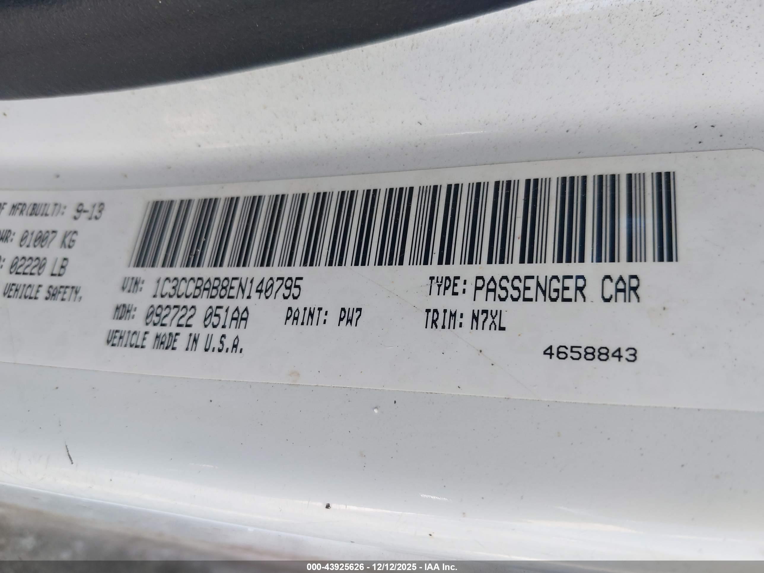CHRYSLER 200 image 9