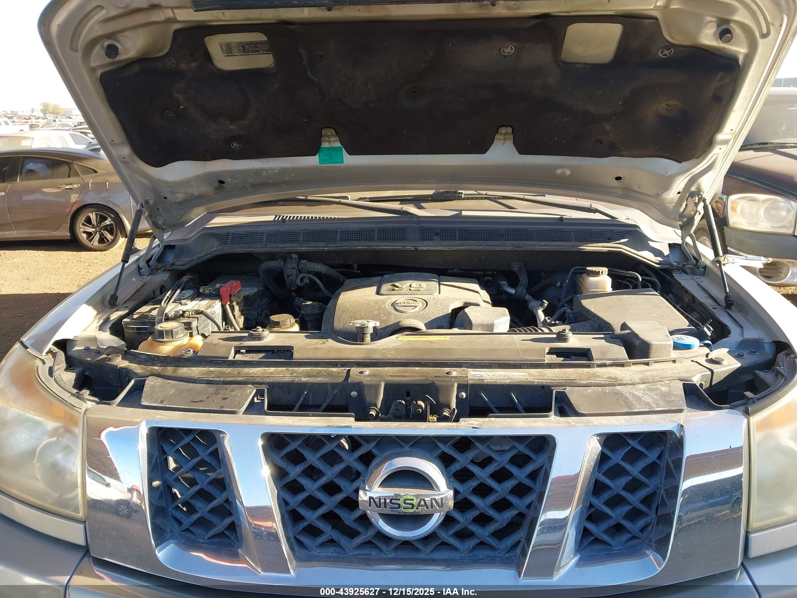 NISSAN TITAN image 10