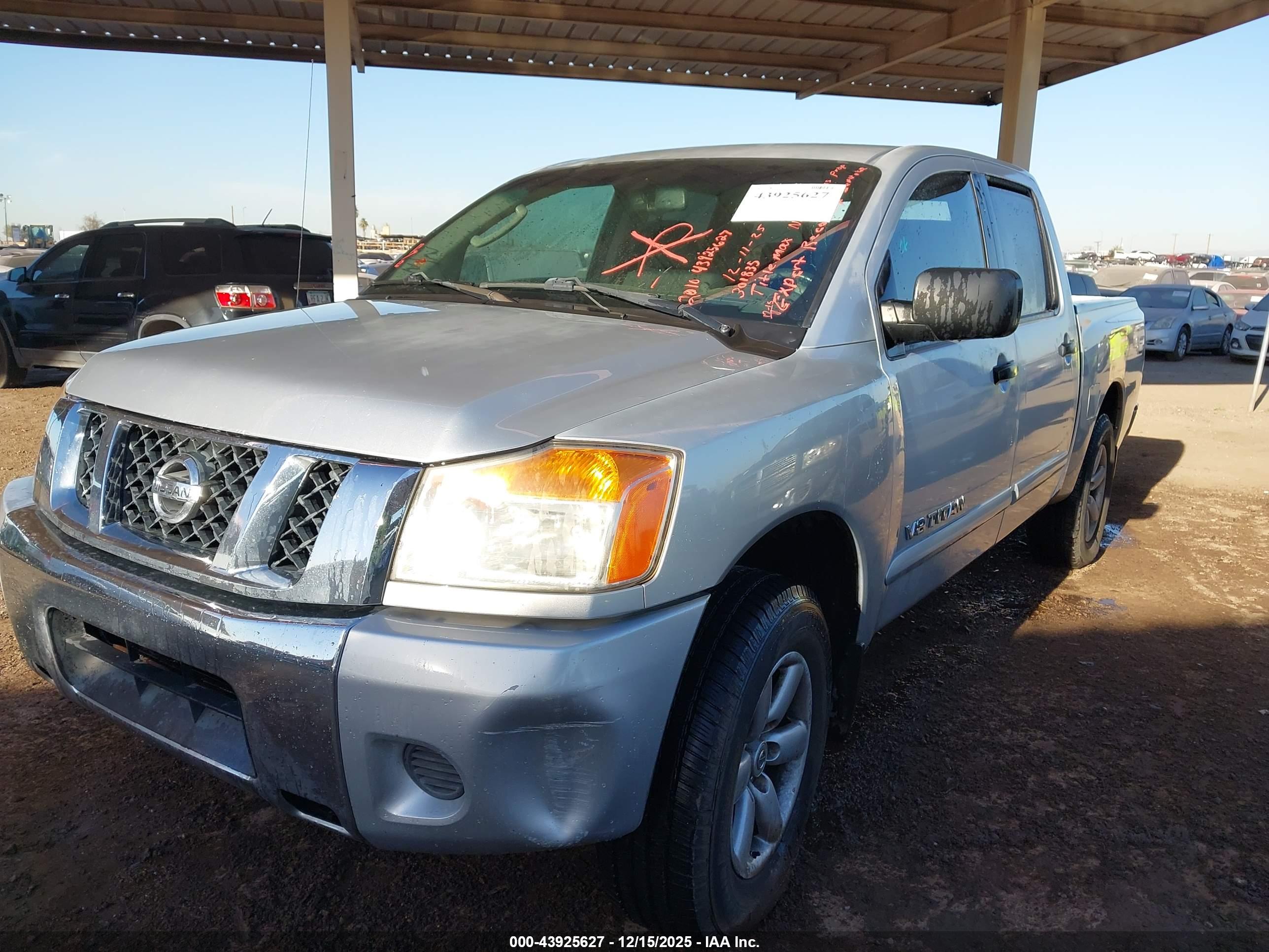 NISSAN TITAN image 2