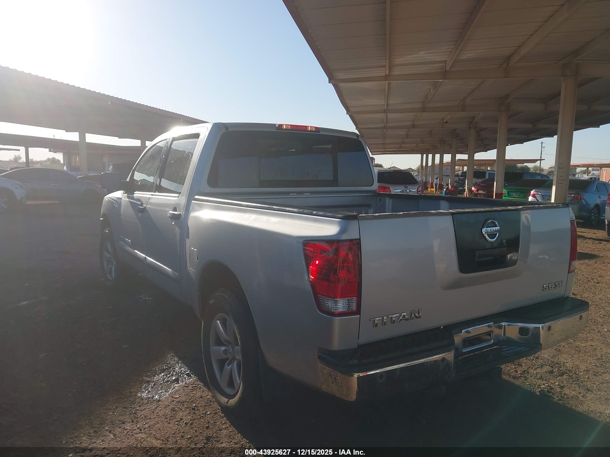 NISSAN TITAN image 3