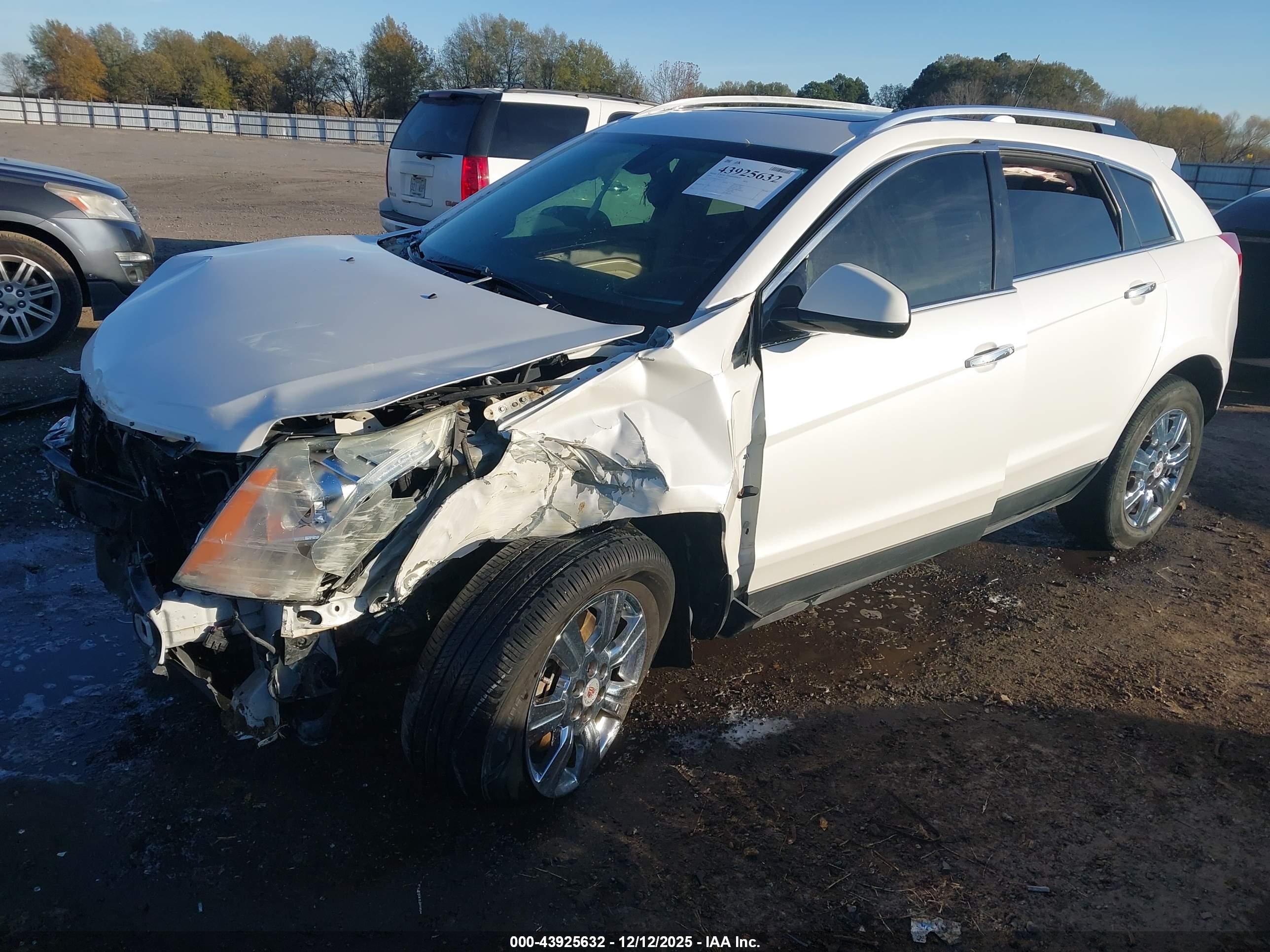 CADILLAC SRX image 2