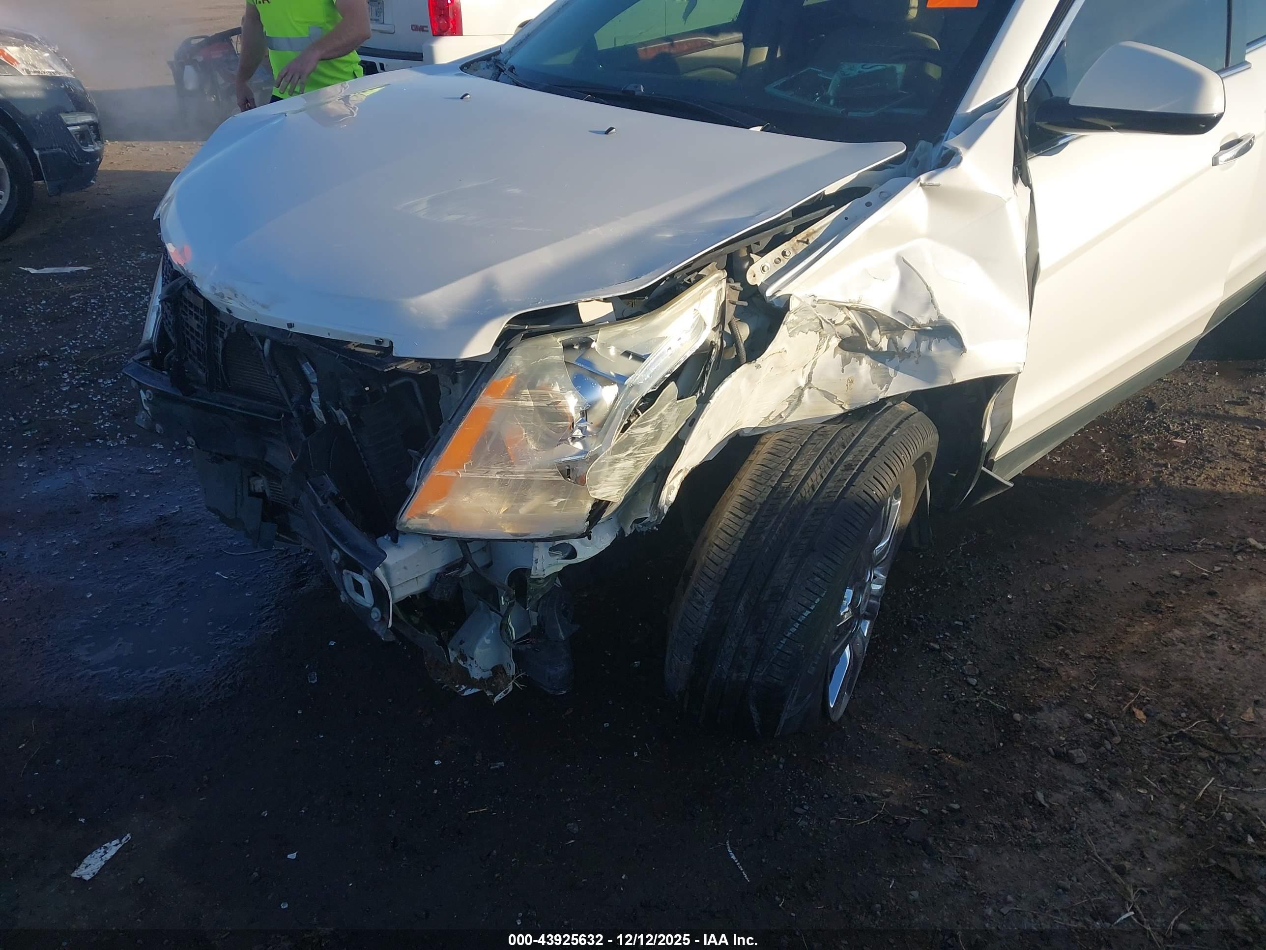 CADILLAC SRX image 6
