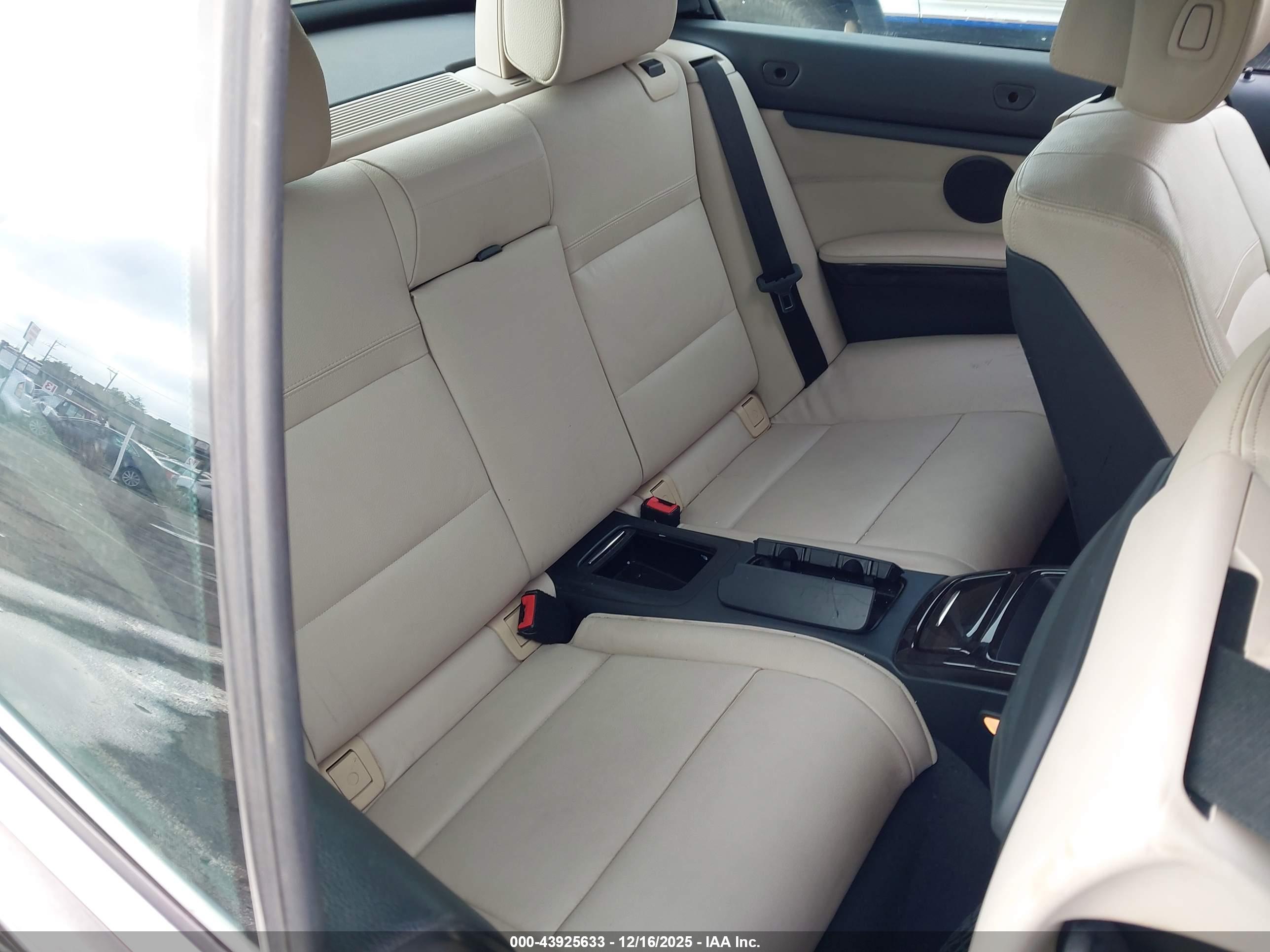 BMW 335I image 8