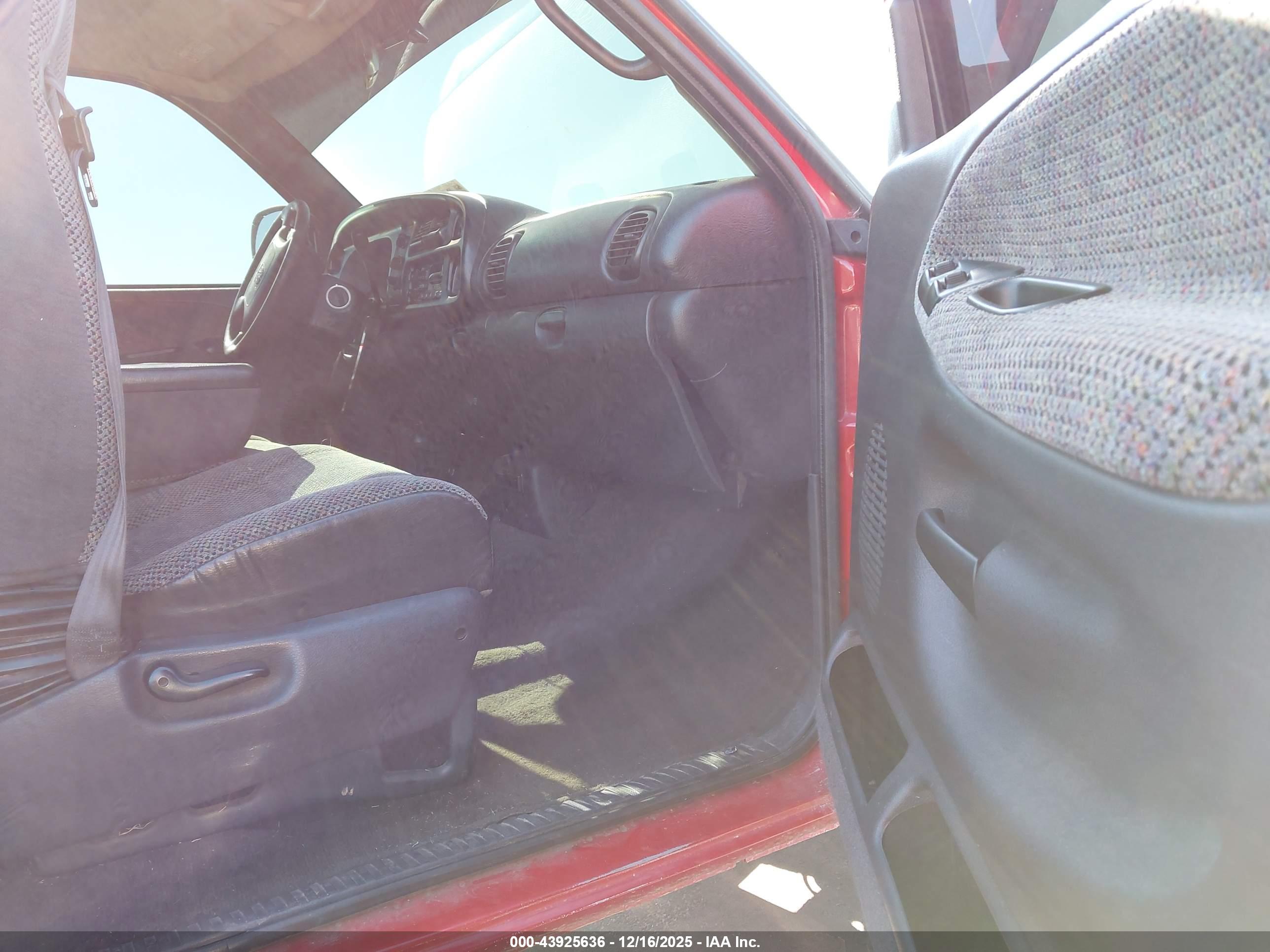 DODGE RAM image 5
