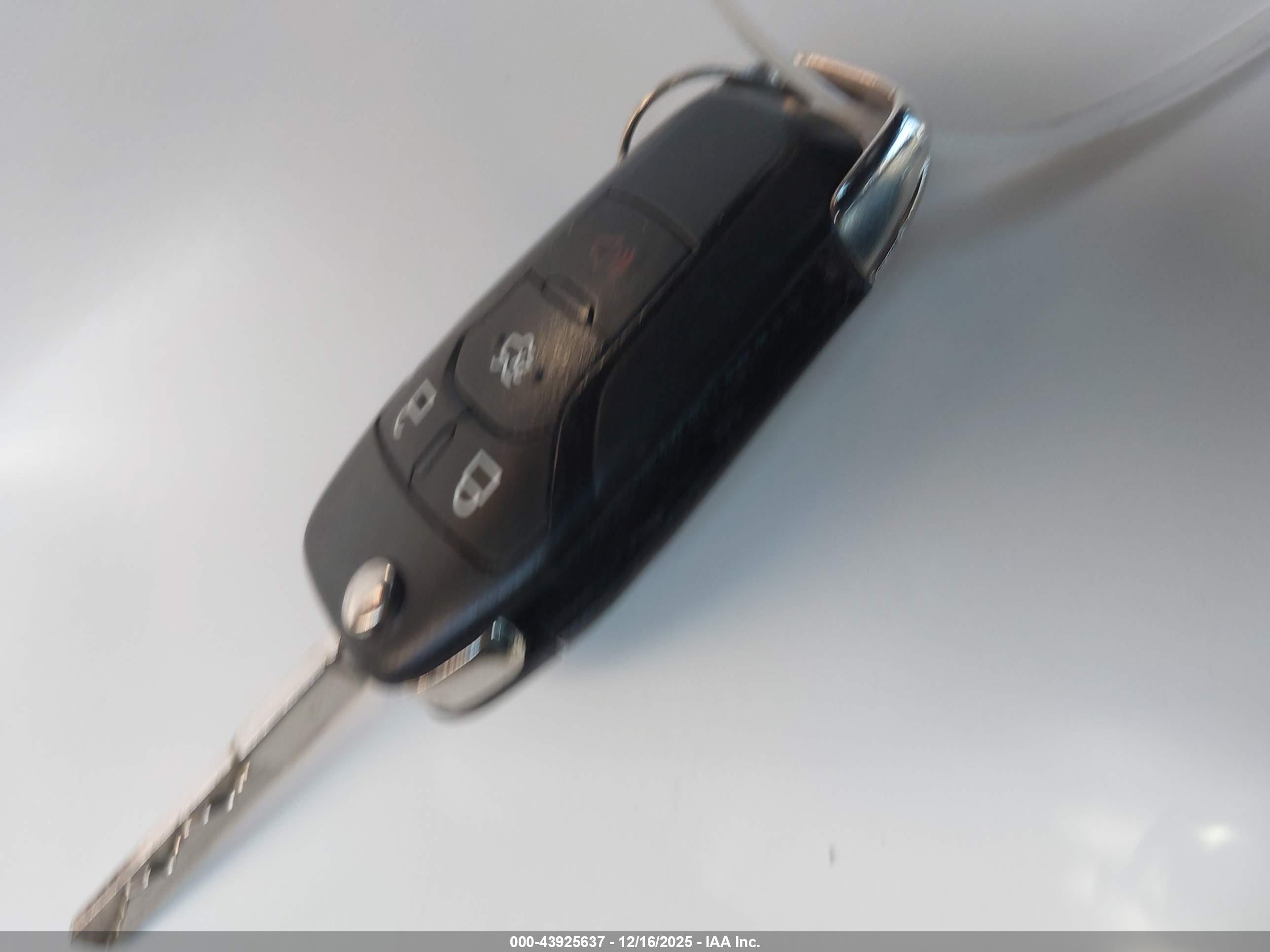 FORD FUSION image 11