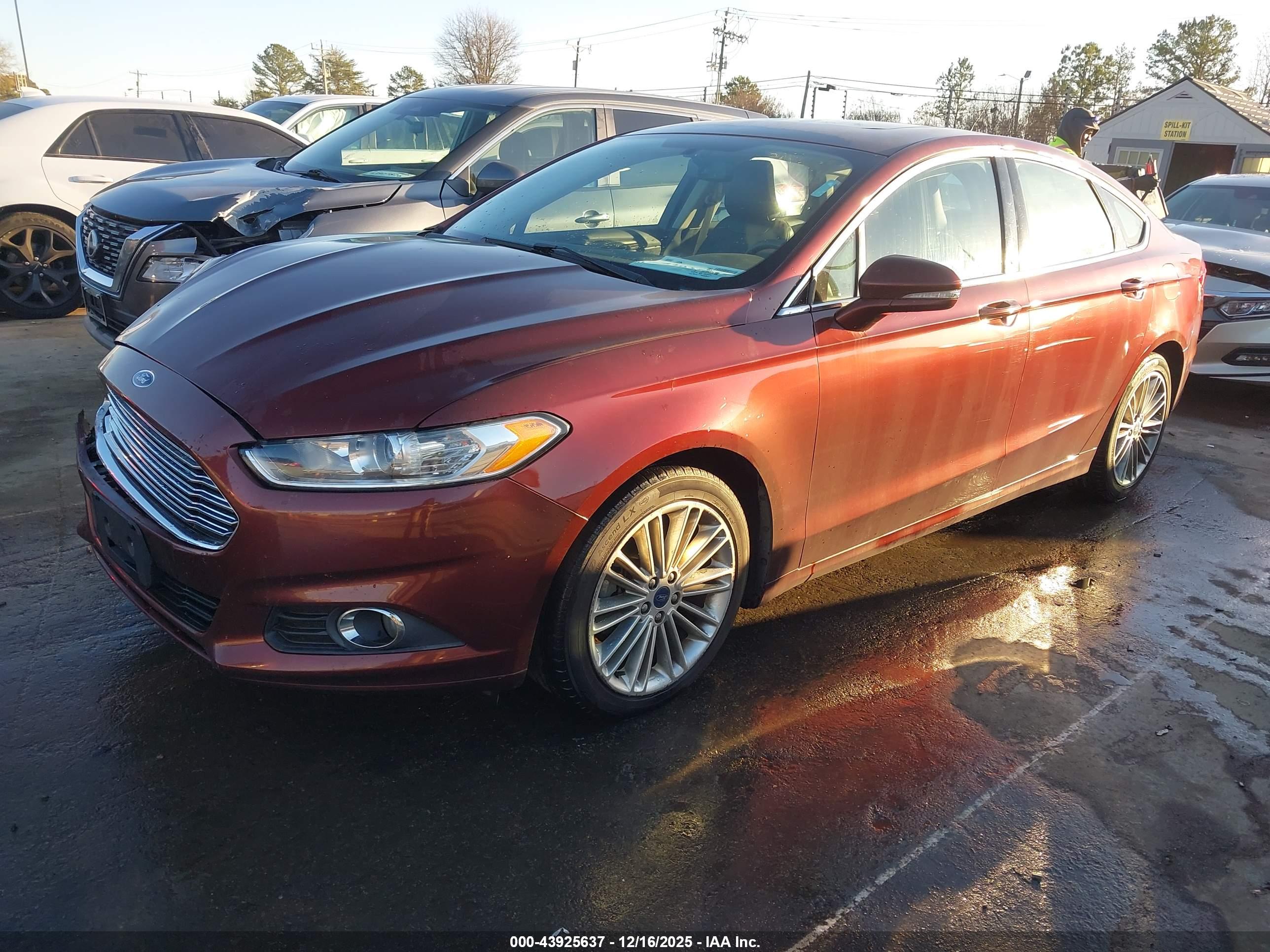 FORD FUSION image 2