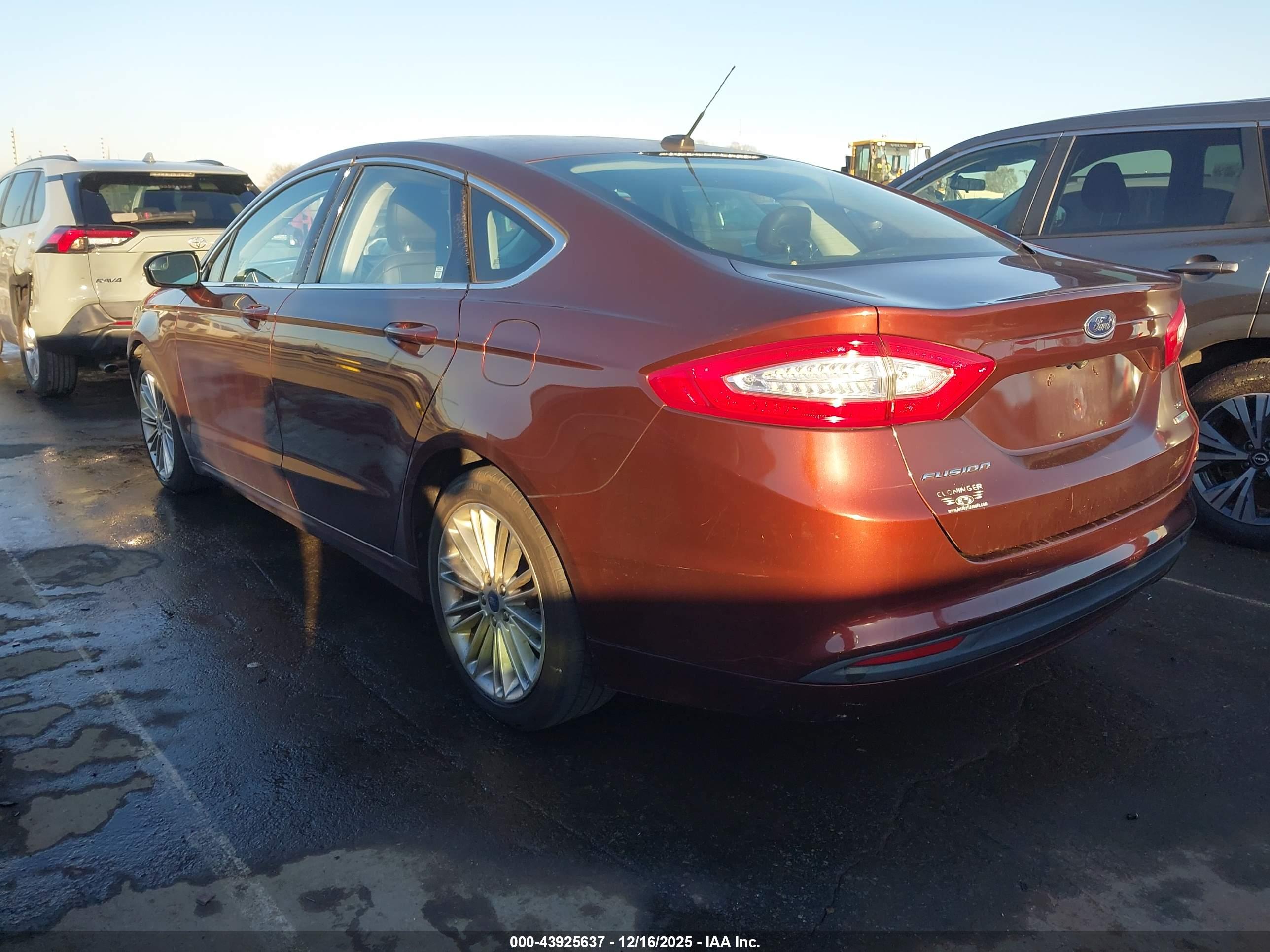 FORD FUSION image 3
