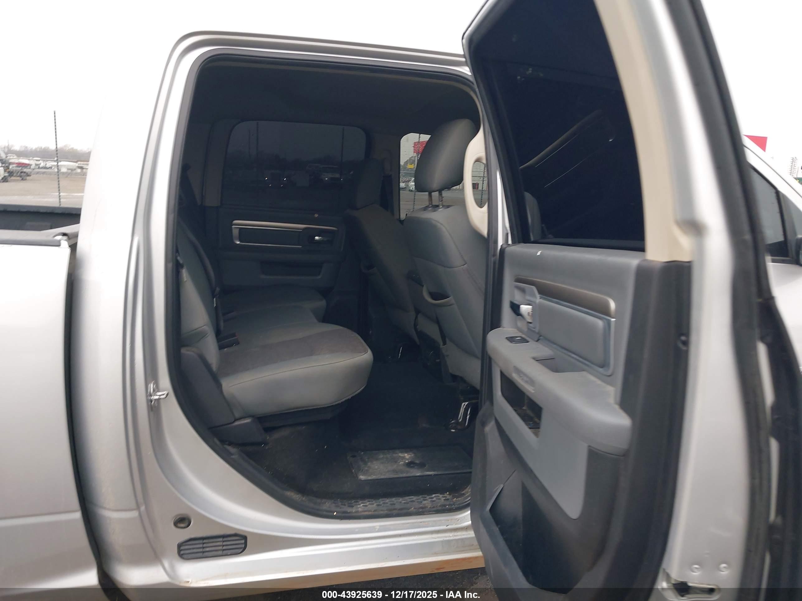 RAM 1500 image 8