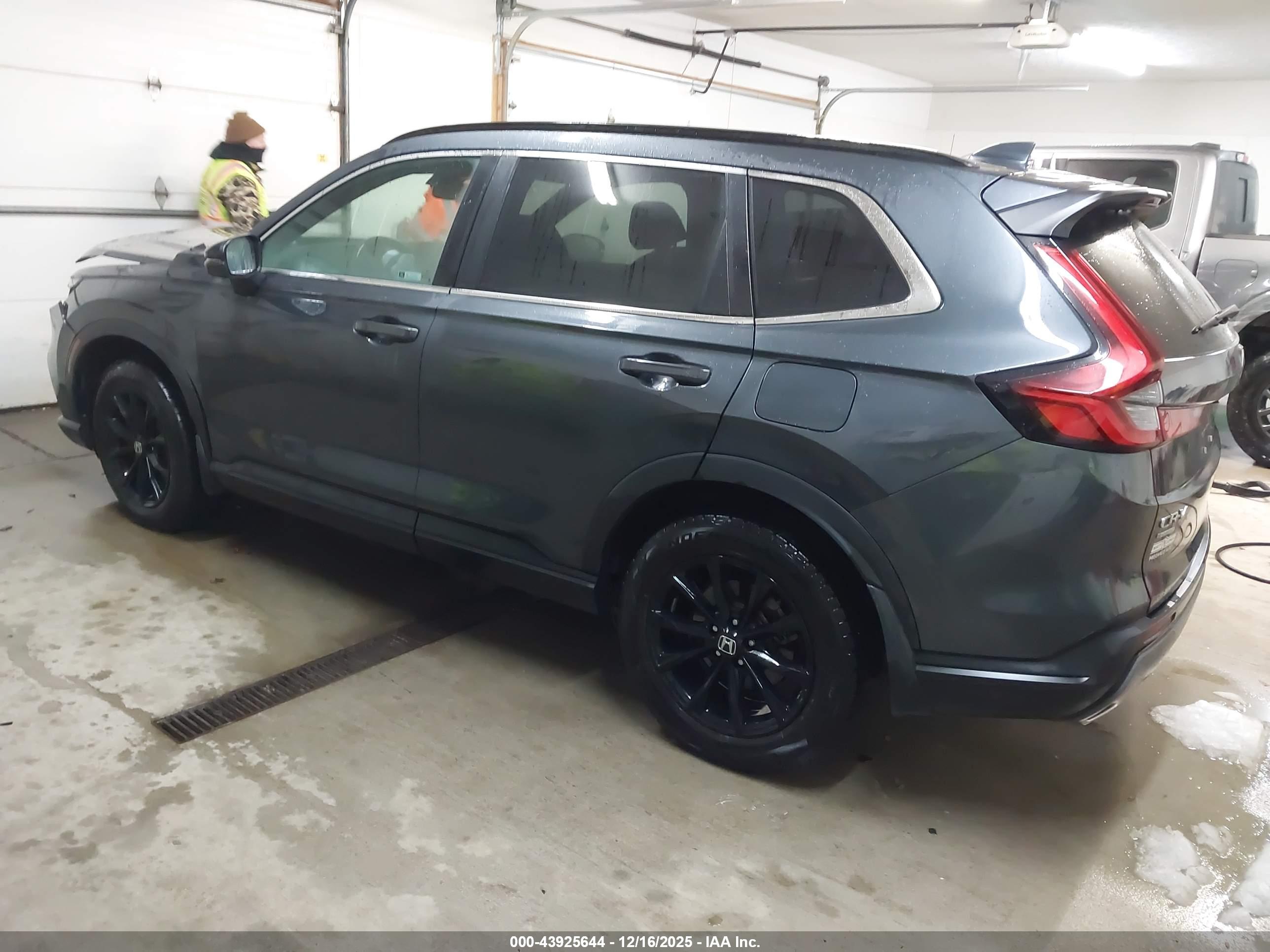 HONDA CR-V image 3