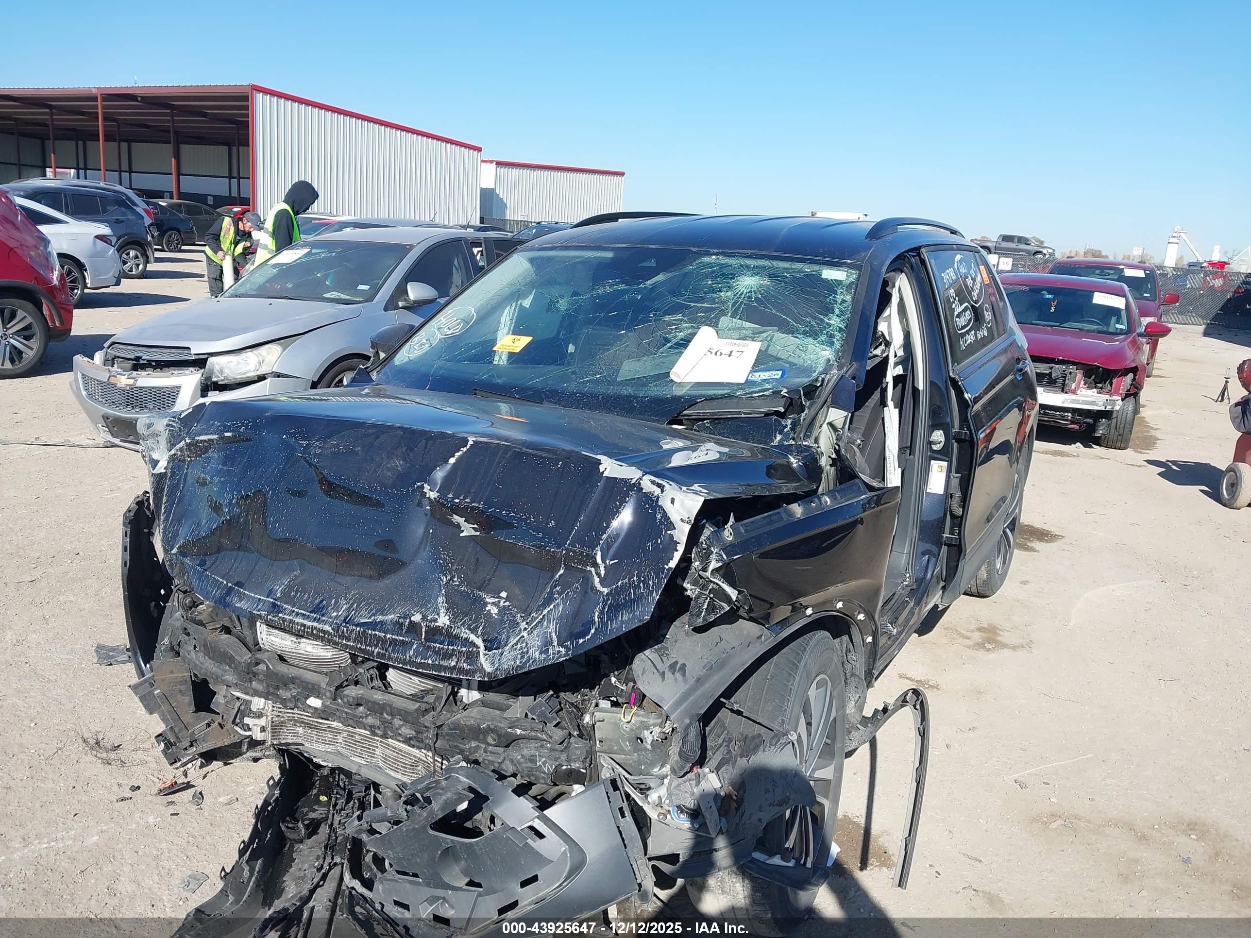 VOLKSWAGEN TIGUAN image 2