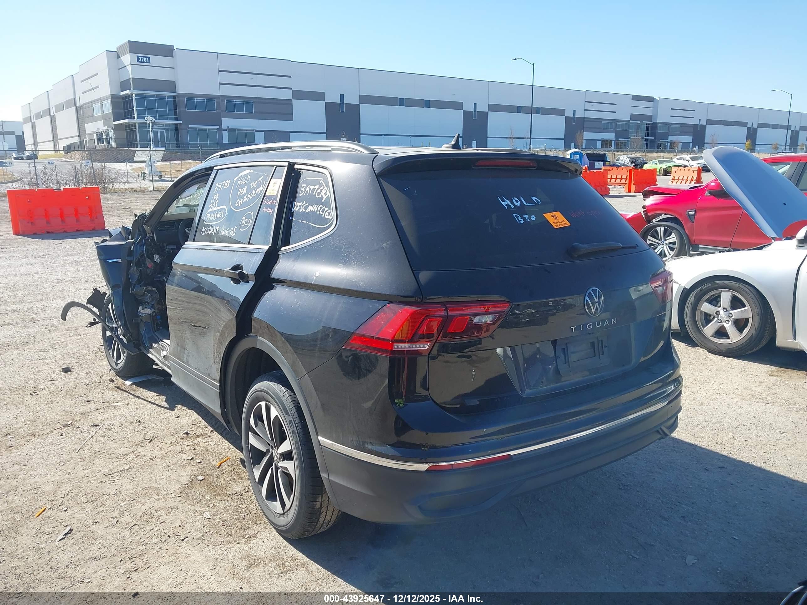 VOLKSWAGEN TIGUAN image 3