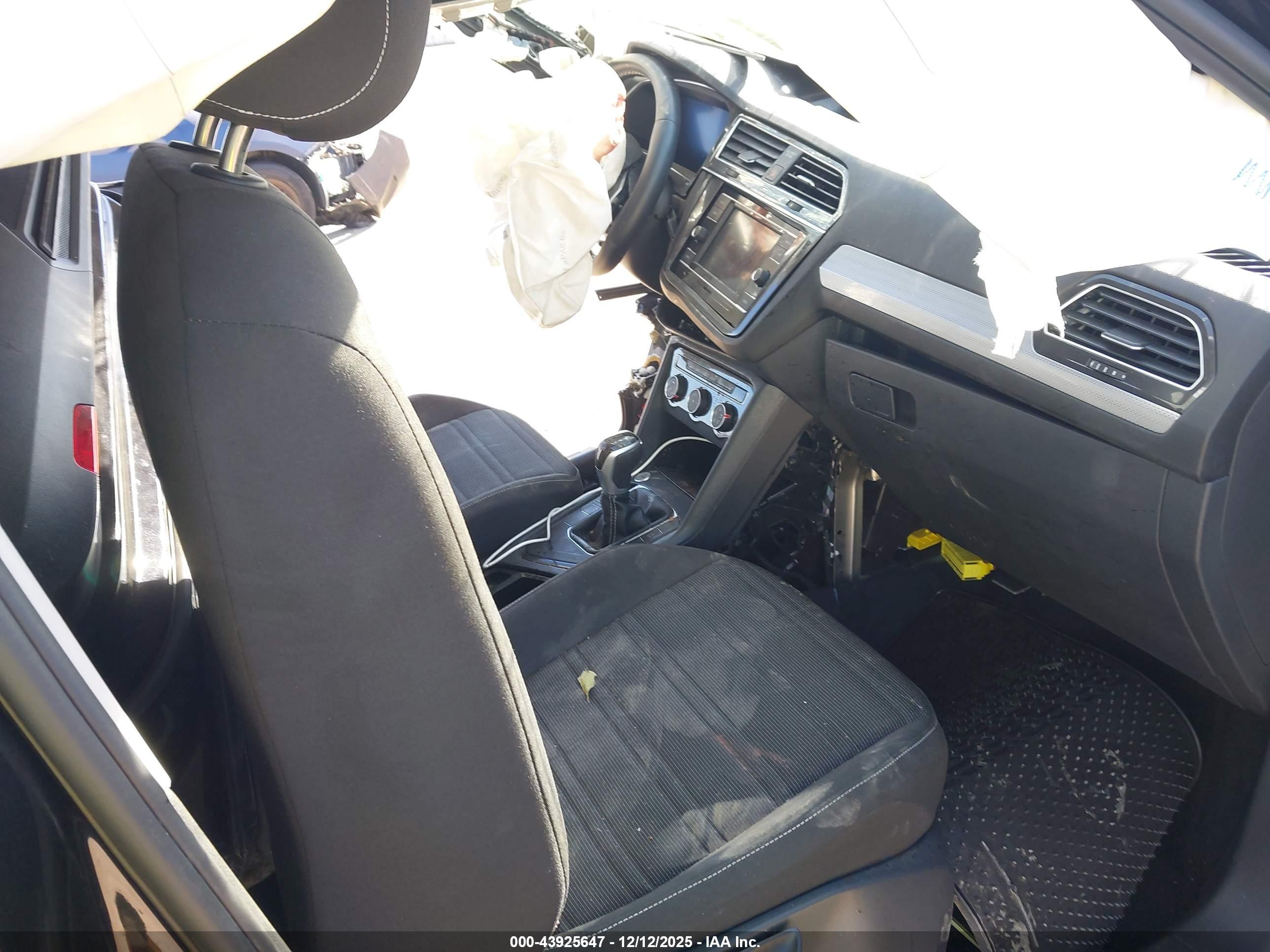 VOLKSWAGEN TIGUAN image 5