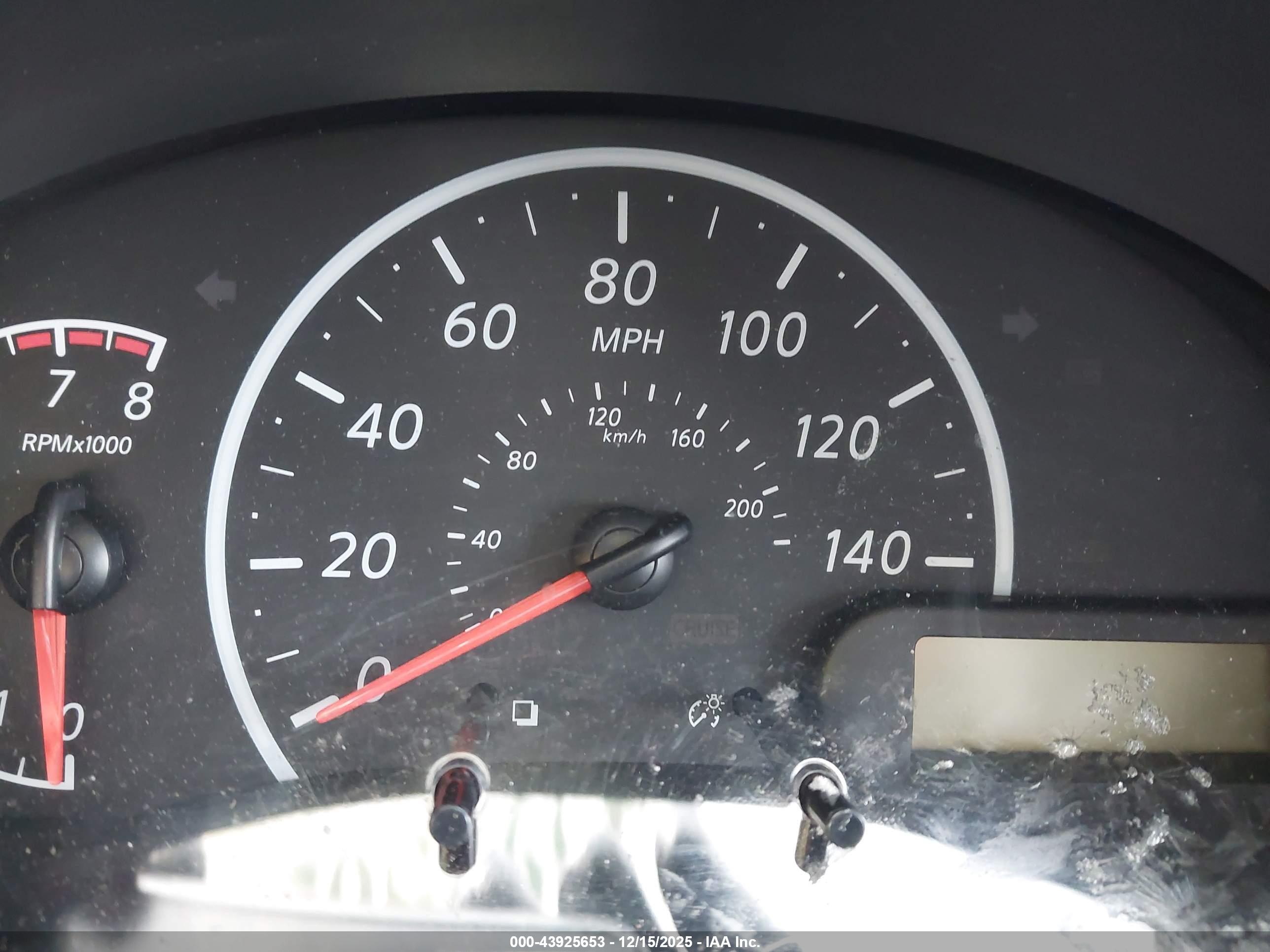 NISSAN VERSA image 7