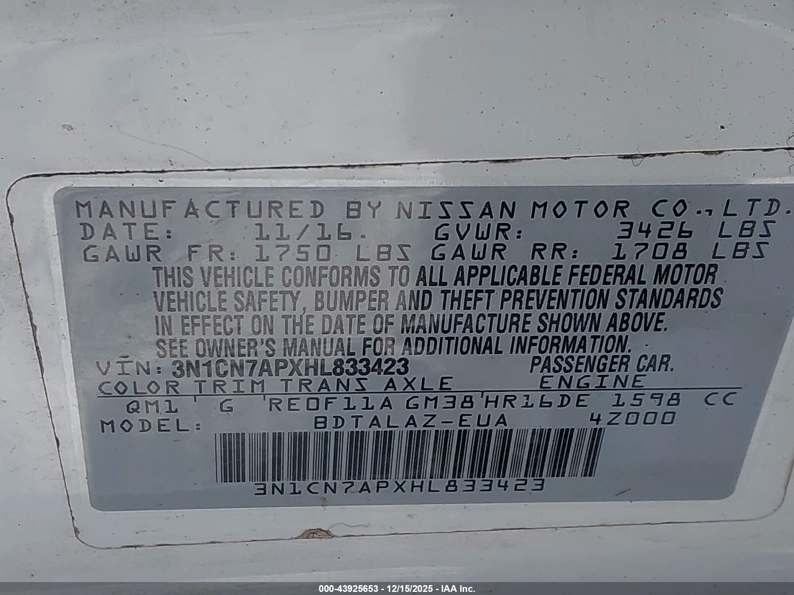 NISSAN VERSA image 9
