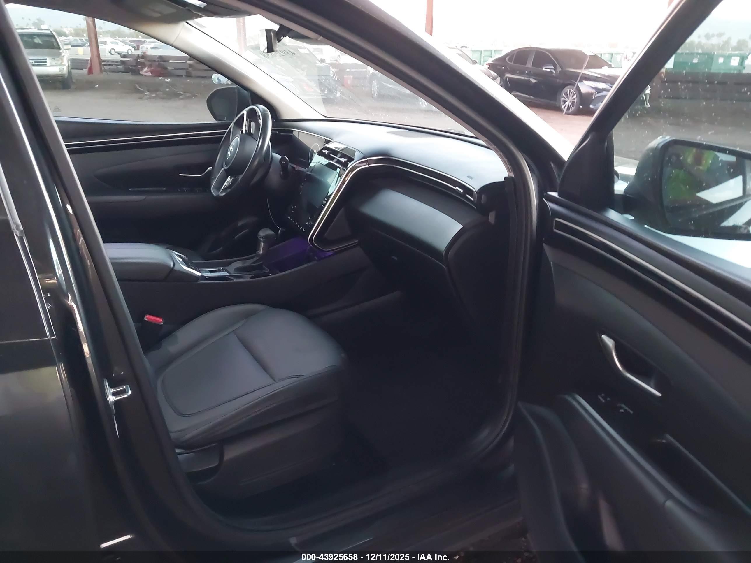HYUNDAI TUCSON image 5
