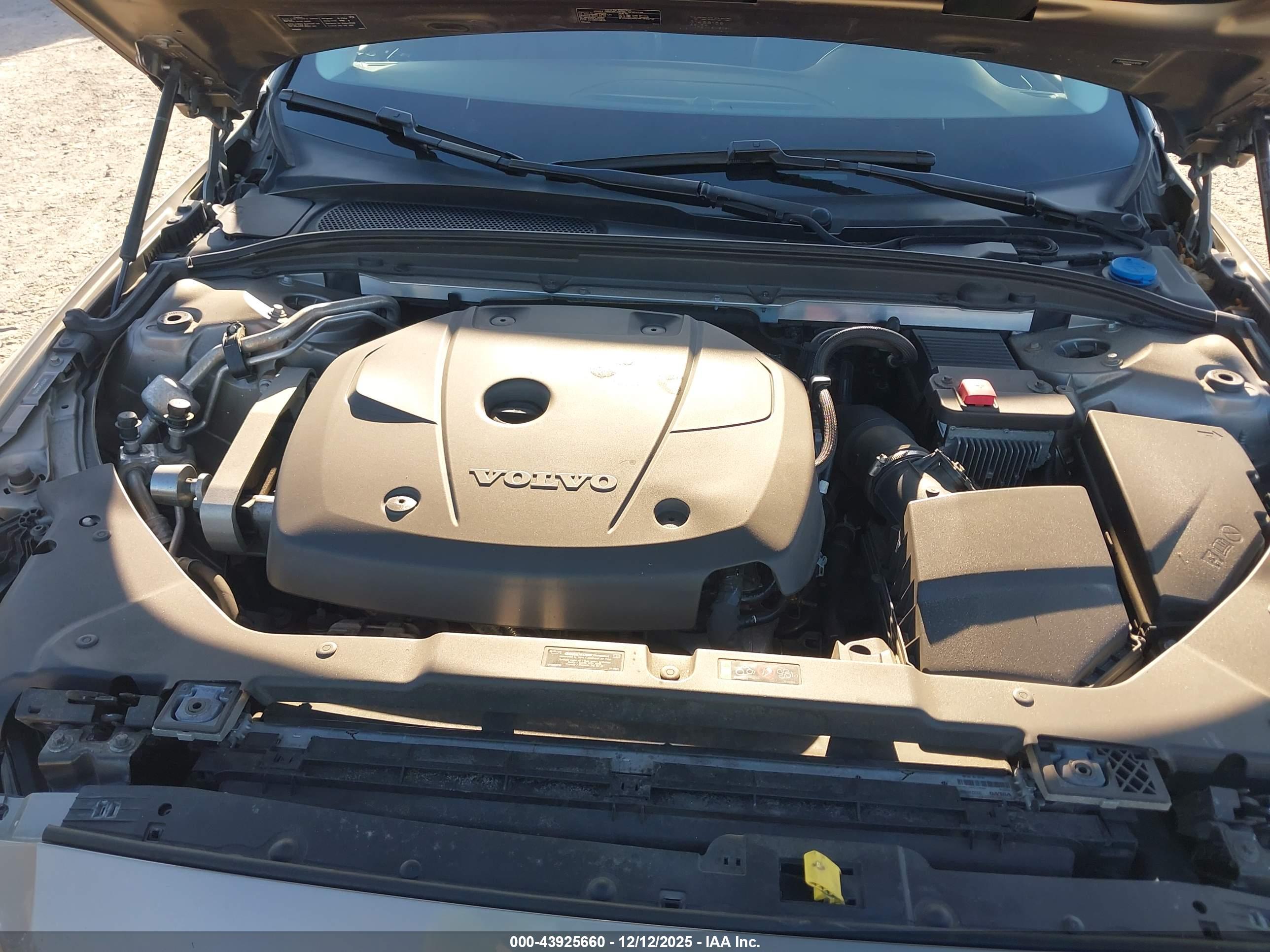 VOLVO S60 image 10