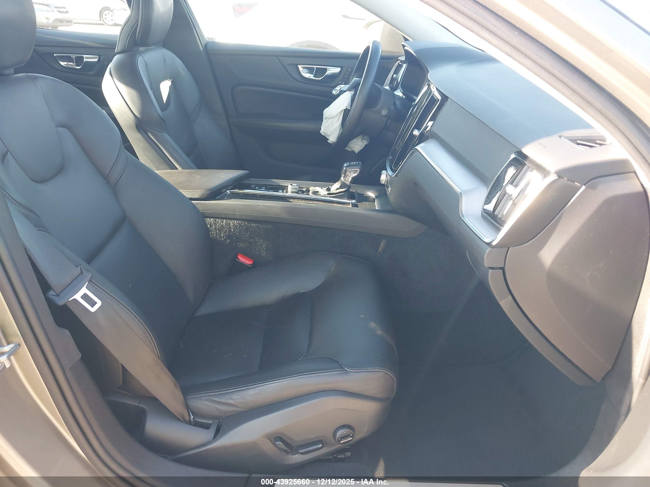 VOLVO S60 image 5