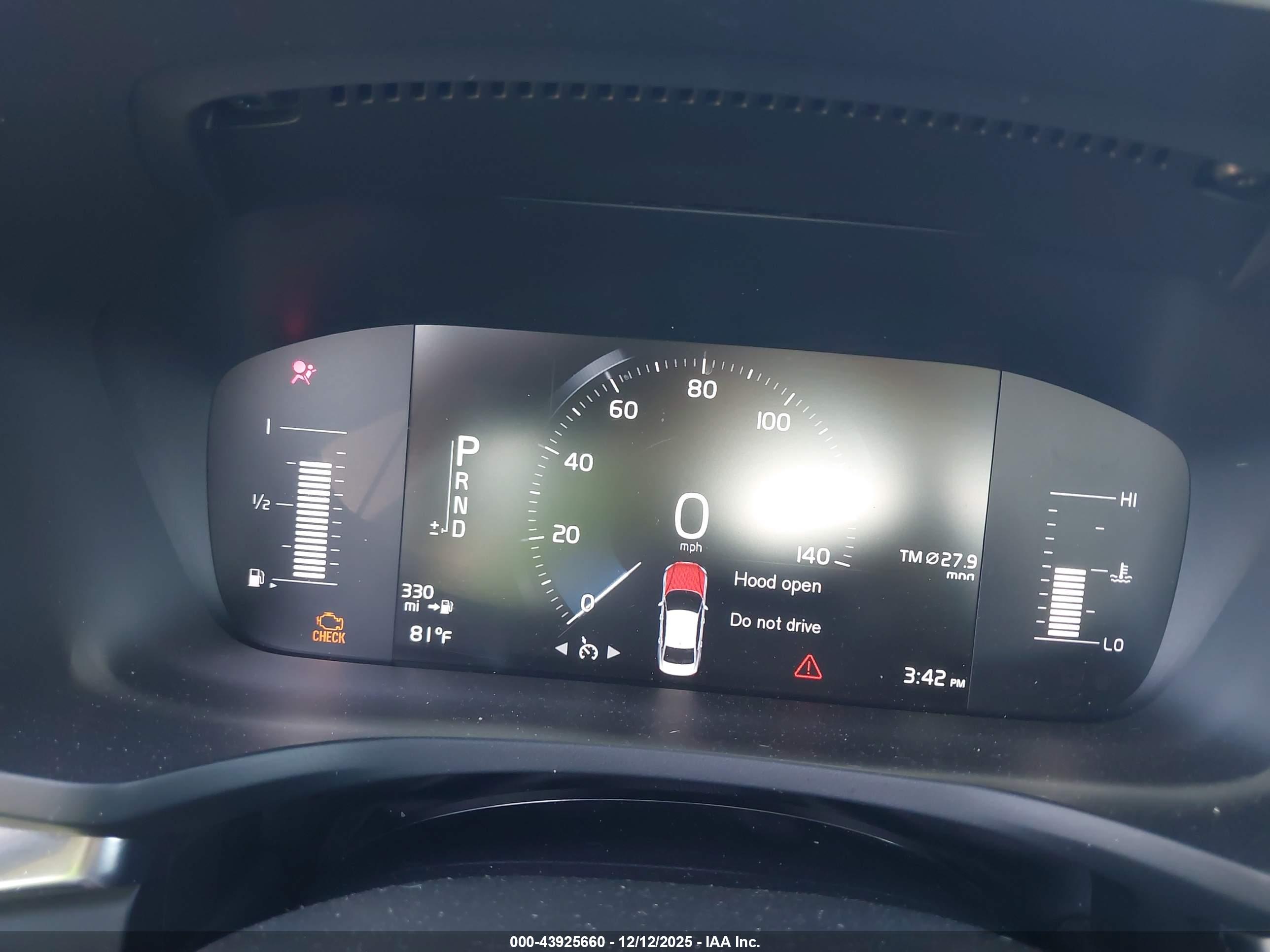 VOLVO S60 image 7
