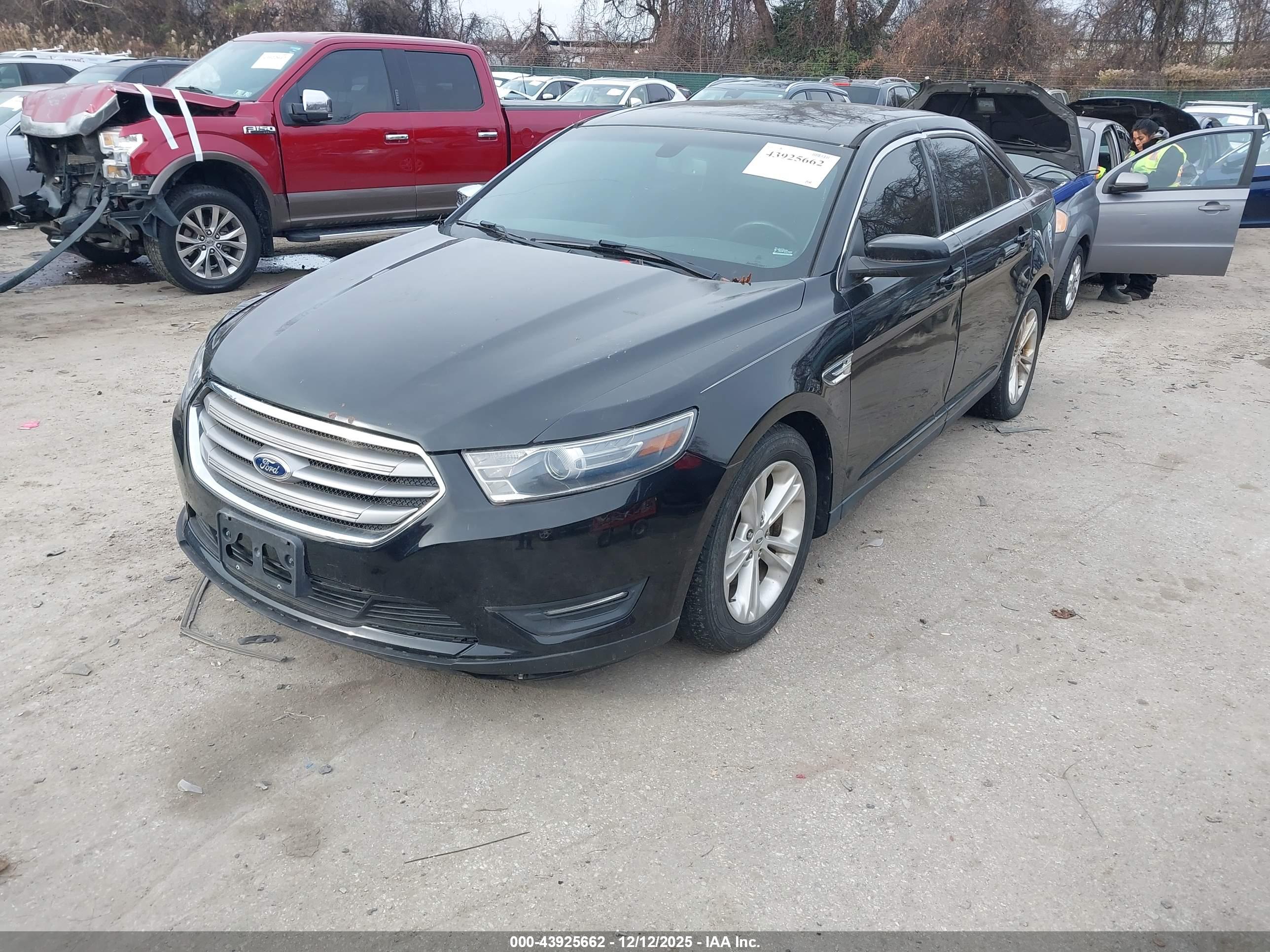 FORD TAURUS image 2