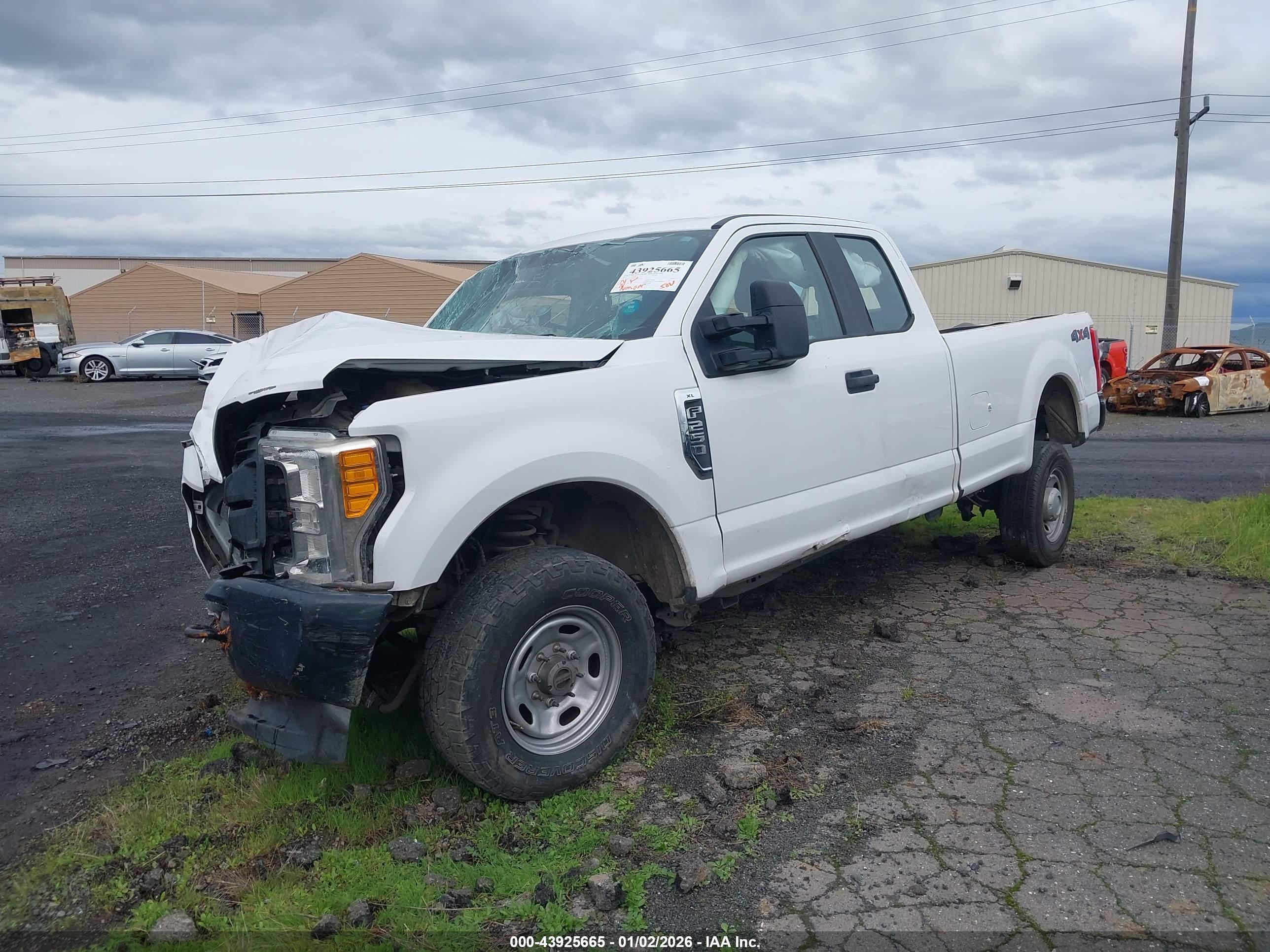 FORD F-250 image 2