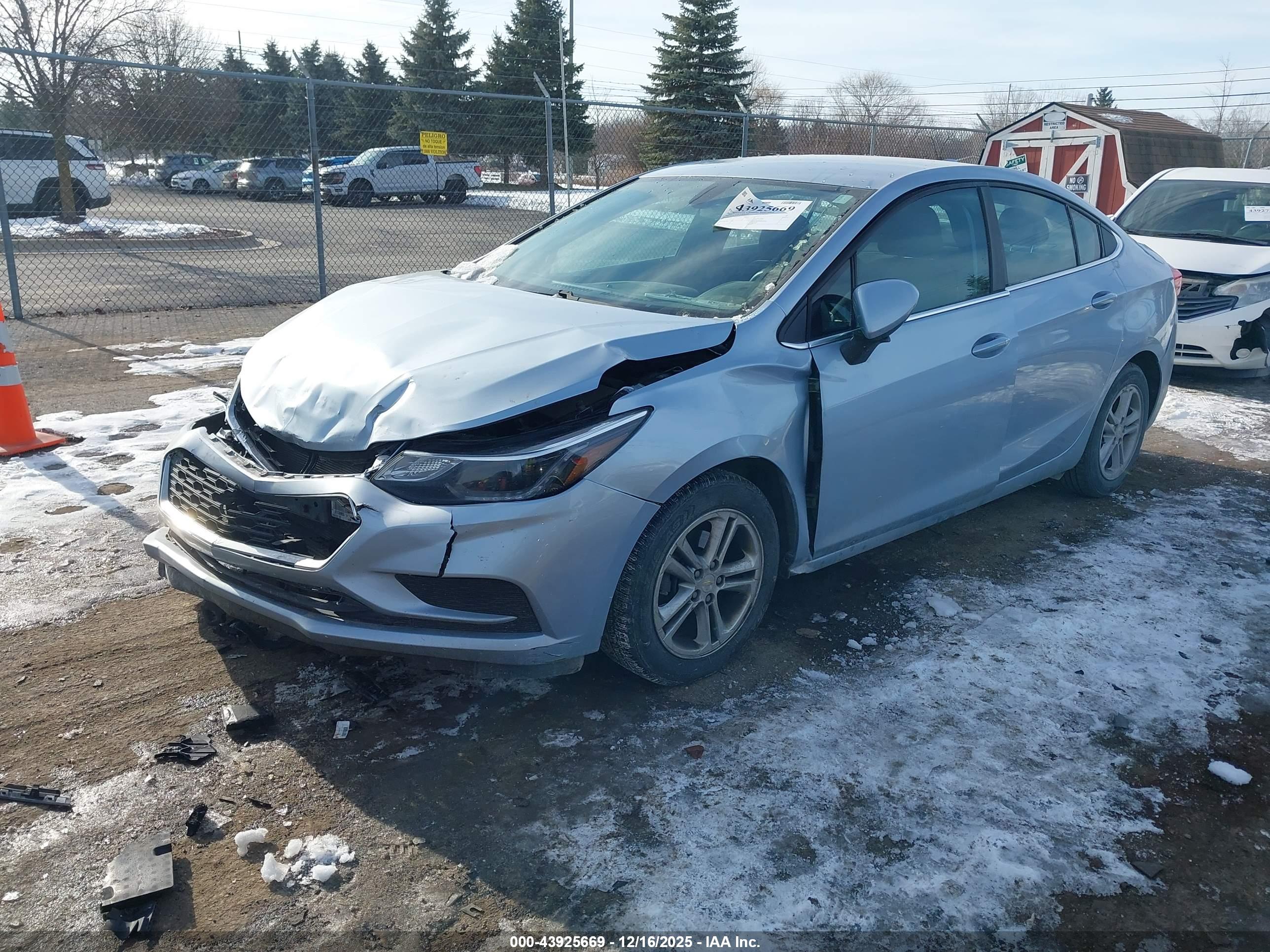 CHEVROLET CRUZE image 2
