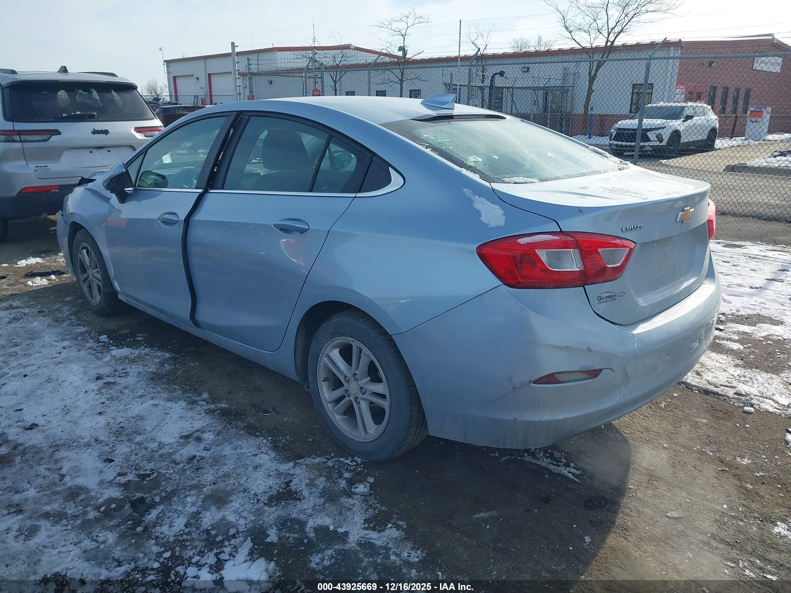 CHEVROLET CRUZE image 3