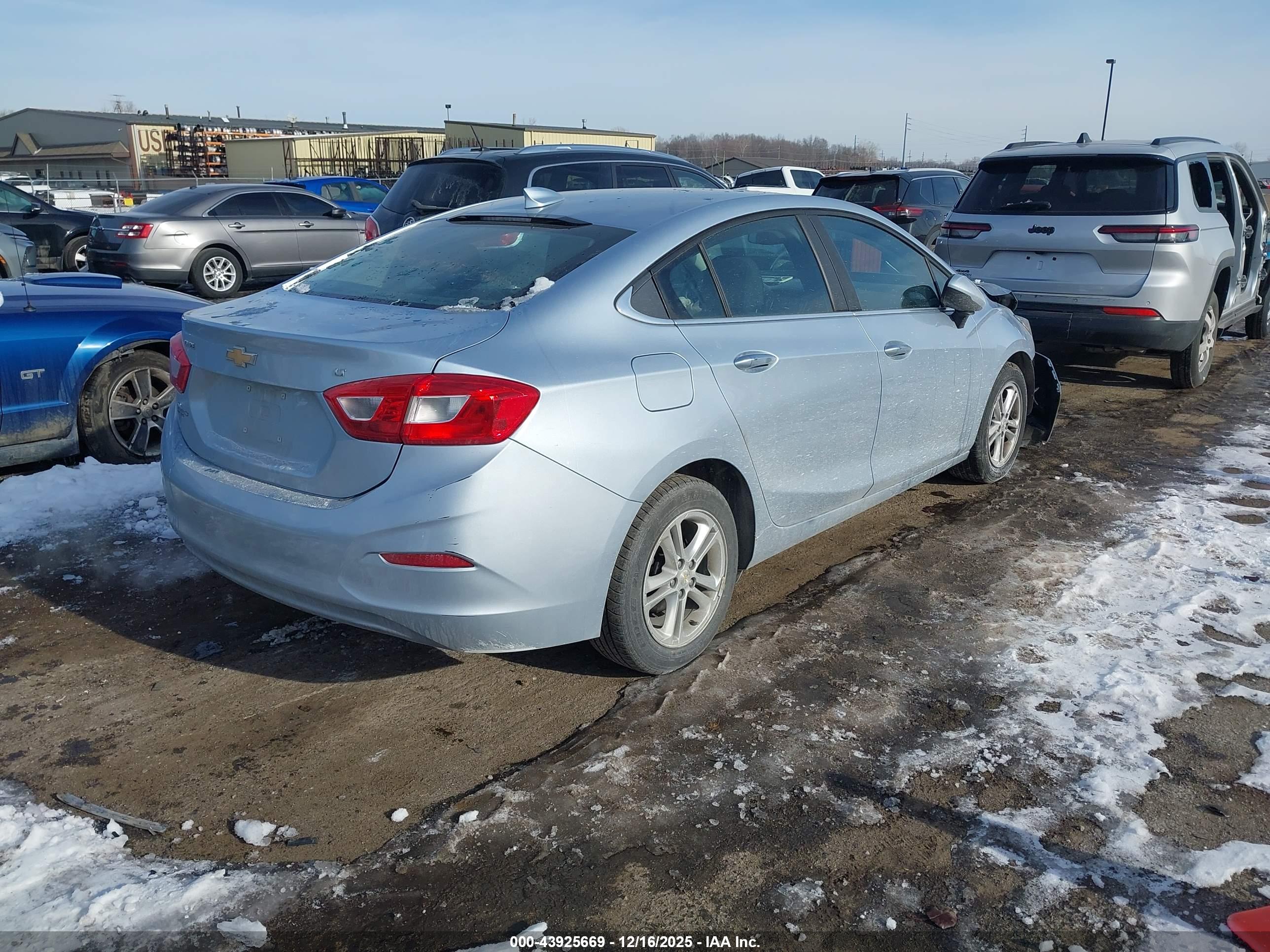 CHEVROLET CRUZE image 4