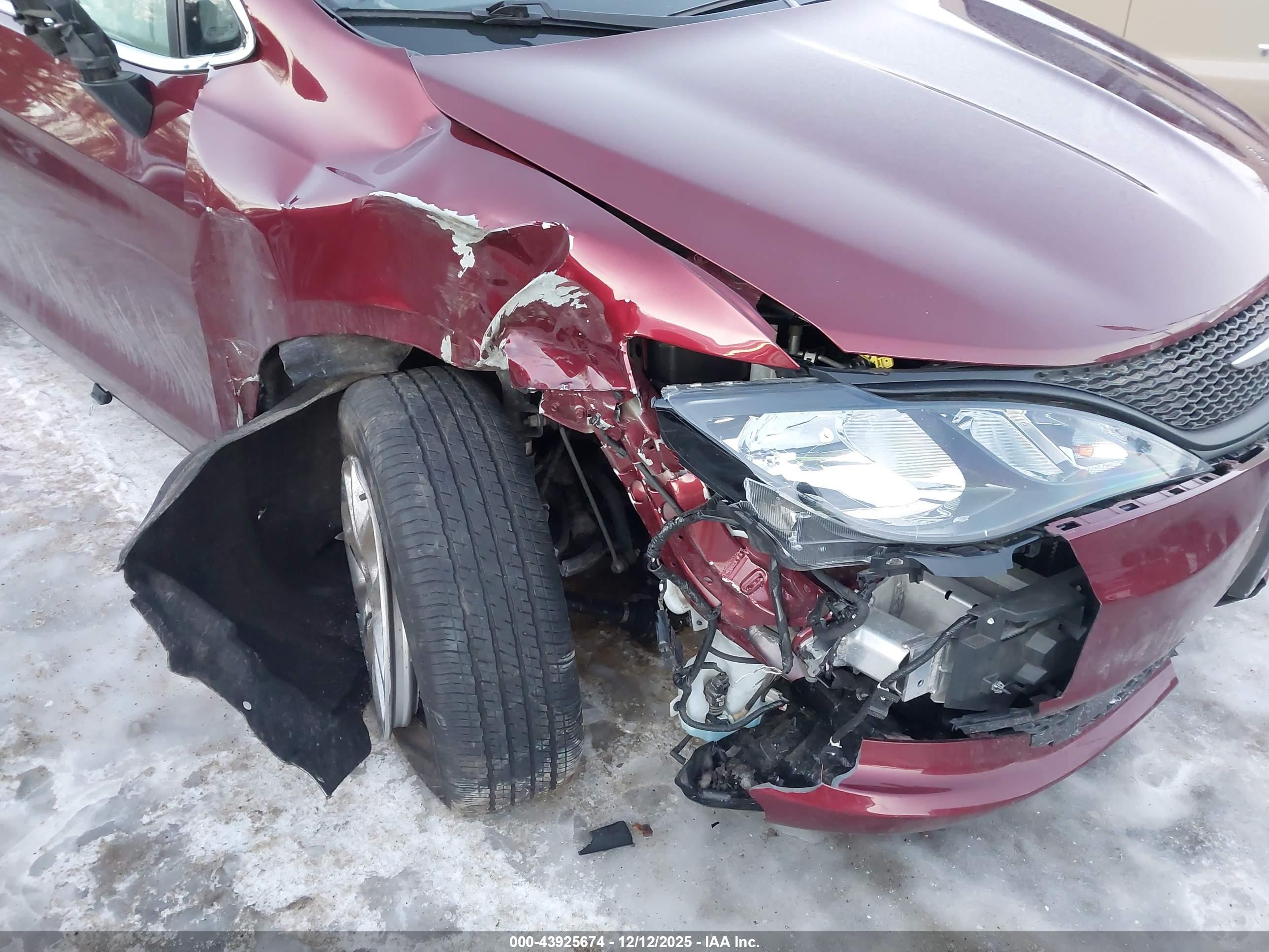 CHRYSLER VOYAGER image 6