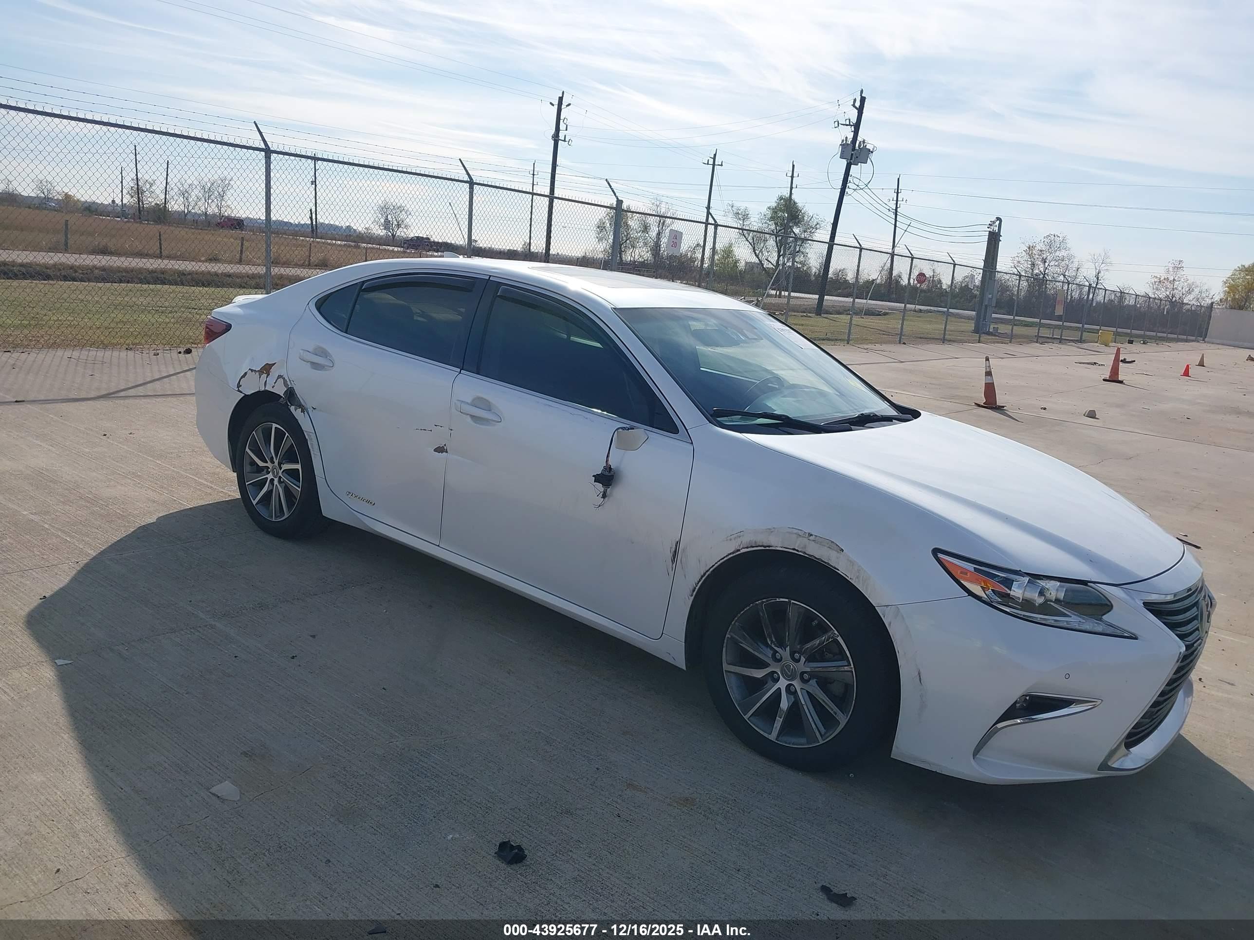 LEXUS ES image 6
