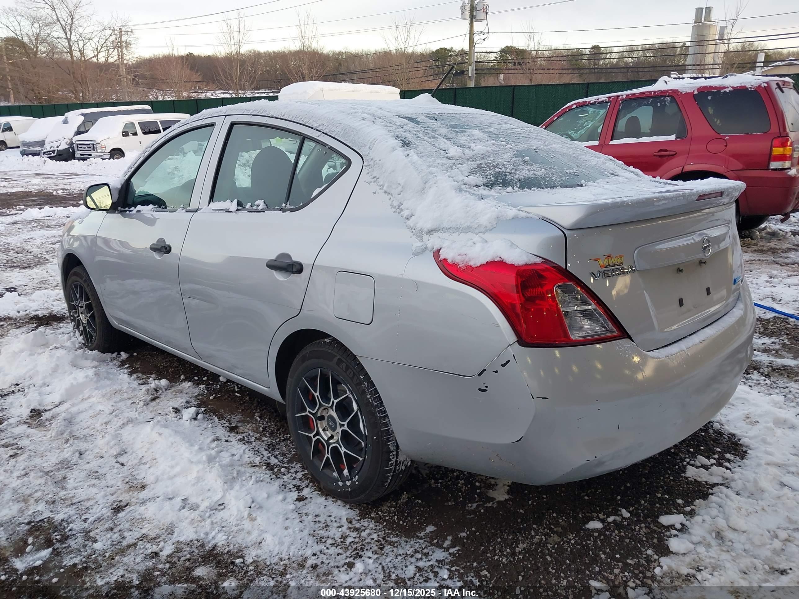 NISSAN VERSA image 3