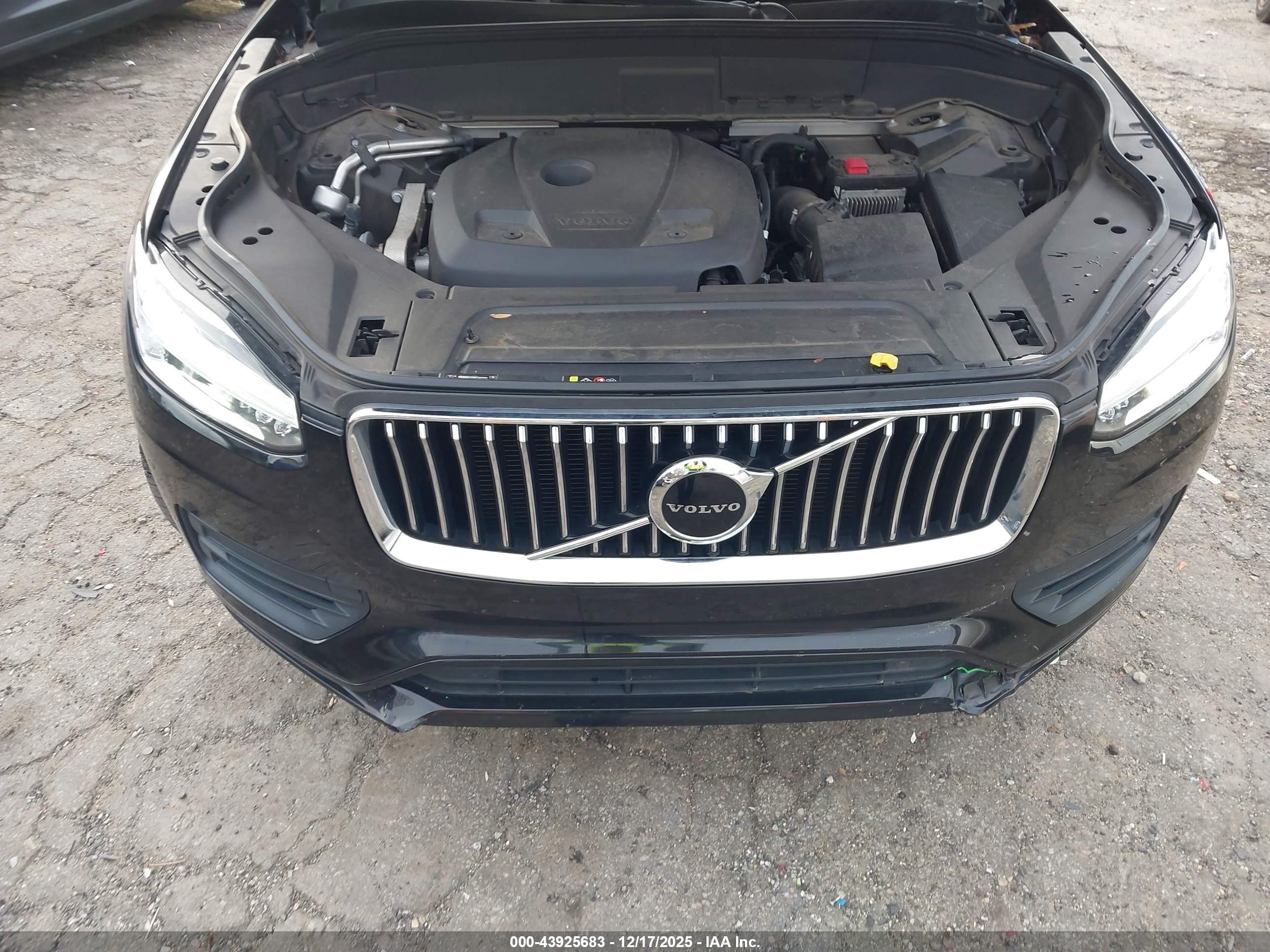 VOLVO XC90 image 10