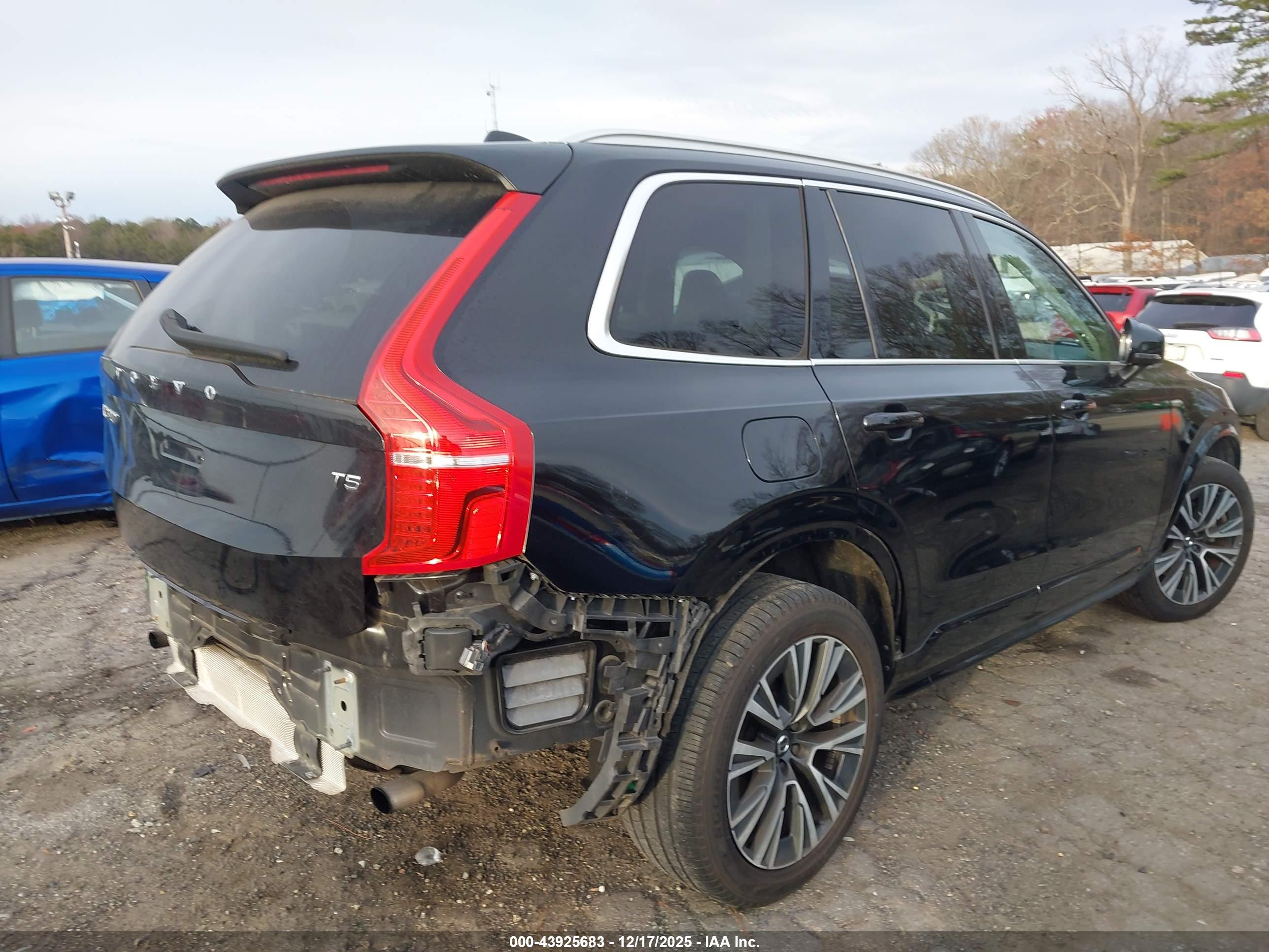VOLVO XC90 image 4