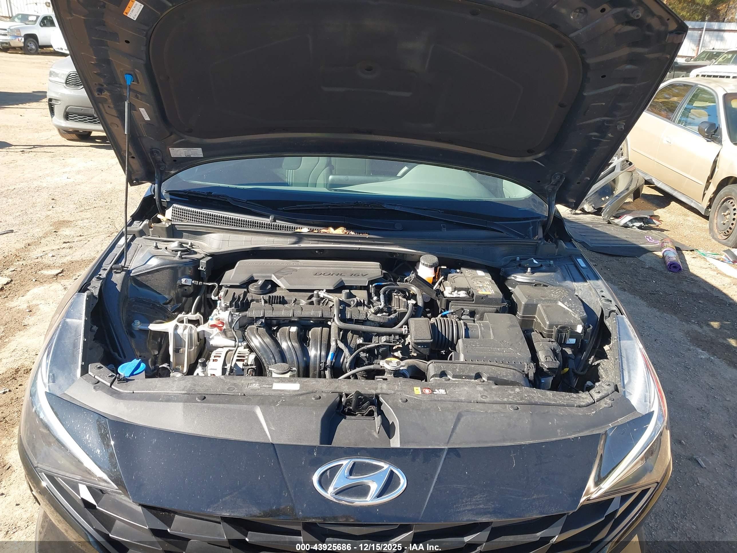 HYUNDAI ELANTRA image 10