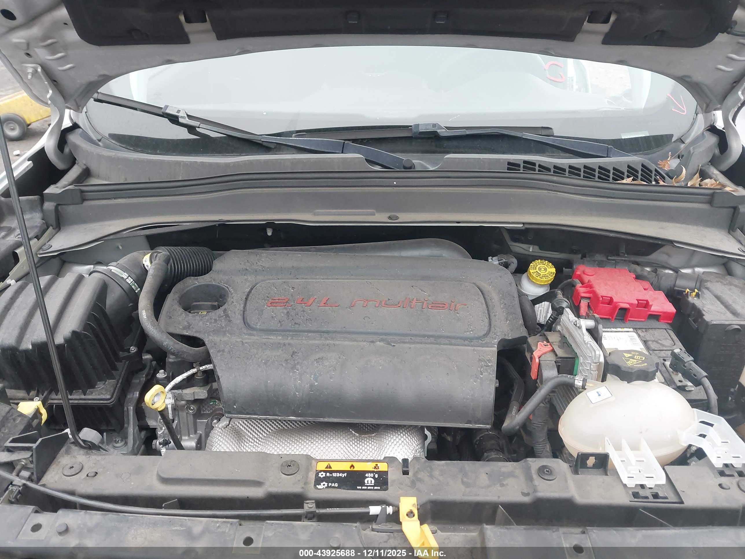 JEEP RENEGADE image 10